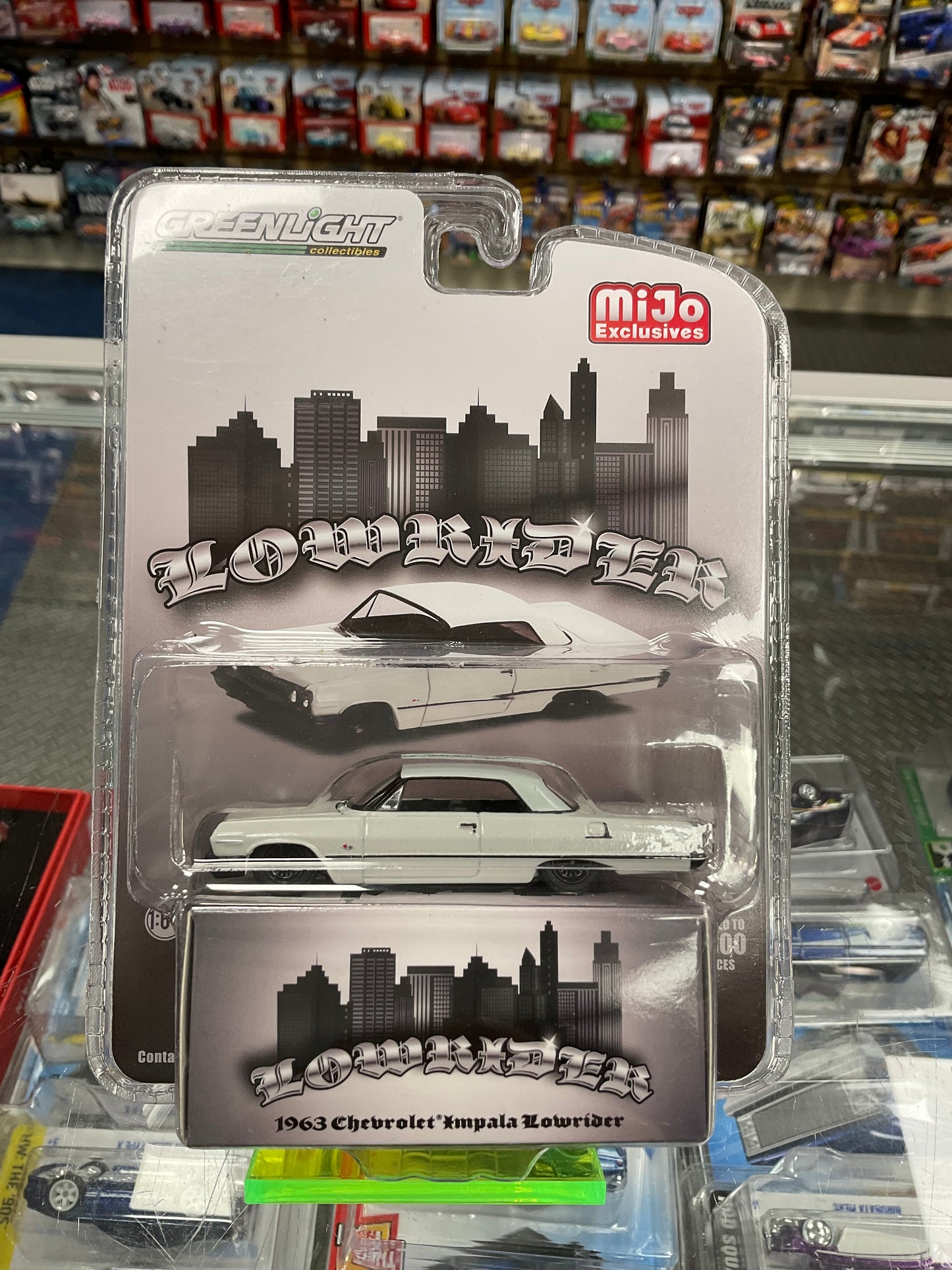 Greenlight Lowriders 1963 Chevrolet Impala Lowrider White