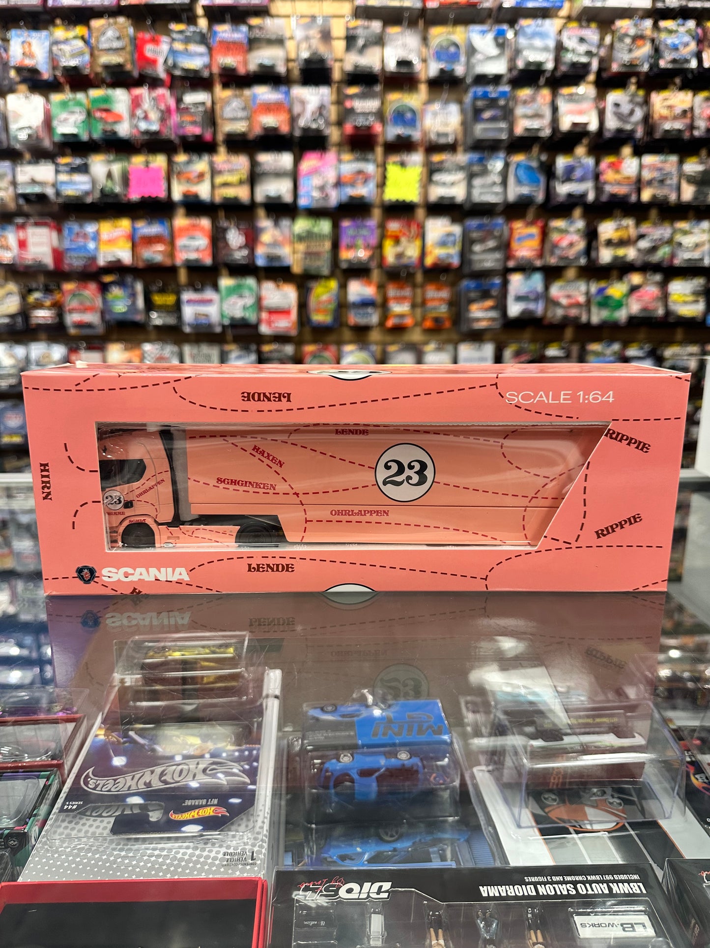 Star Model Scania 730S V8 Double Deck Gull Wing Transporter Pink Pig