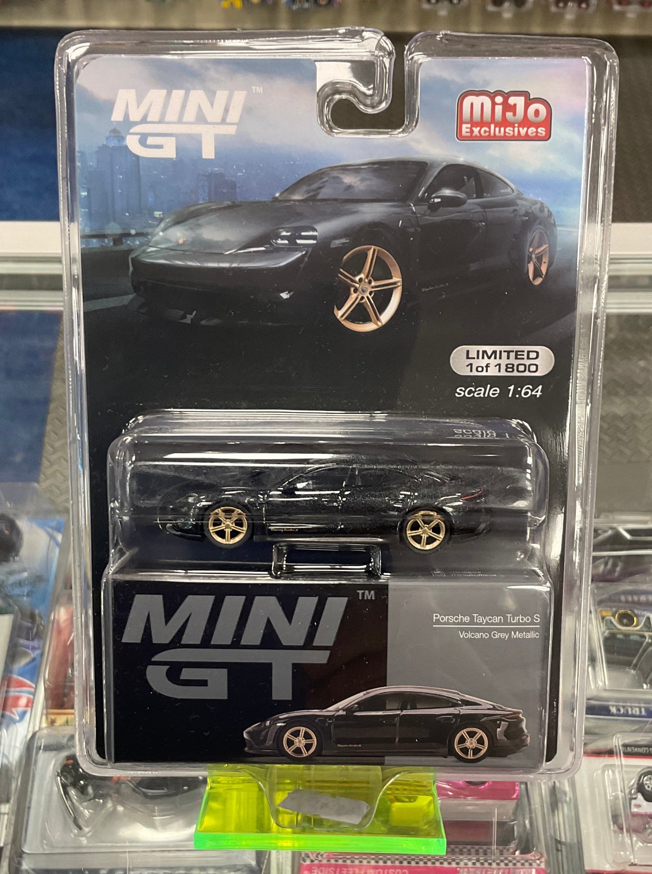 ミニカー MINI GT Porsche Taycan Turbo S Volcano MiniGT 433 Porsche Taycan Turbo S Volcano Grey Metallic