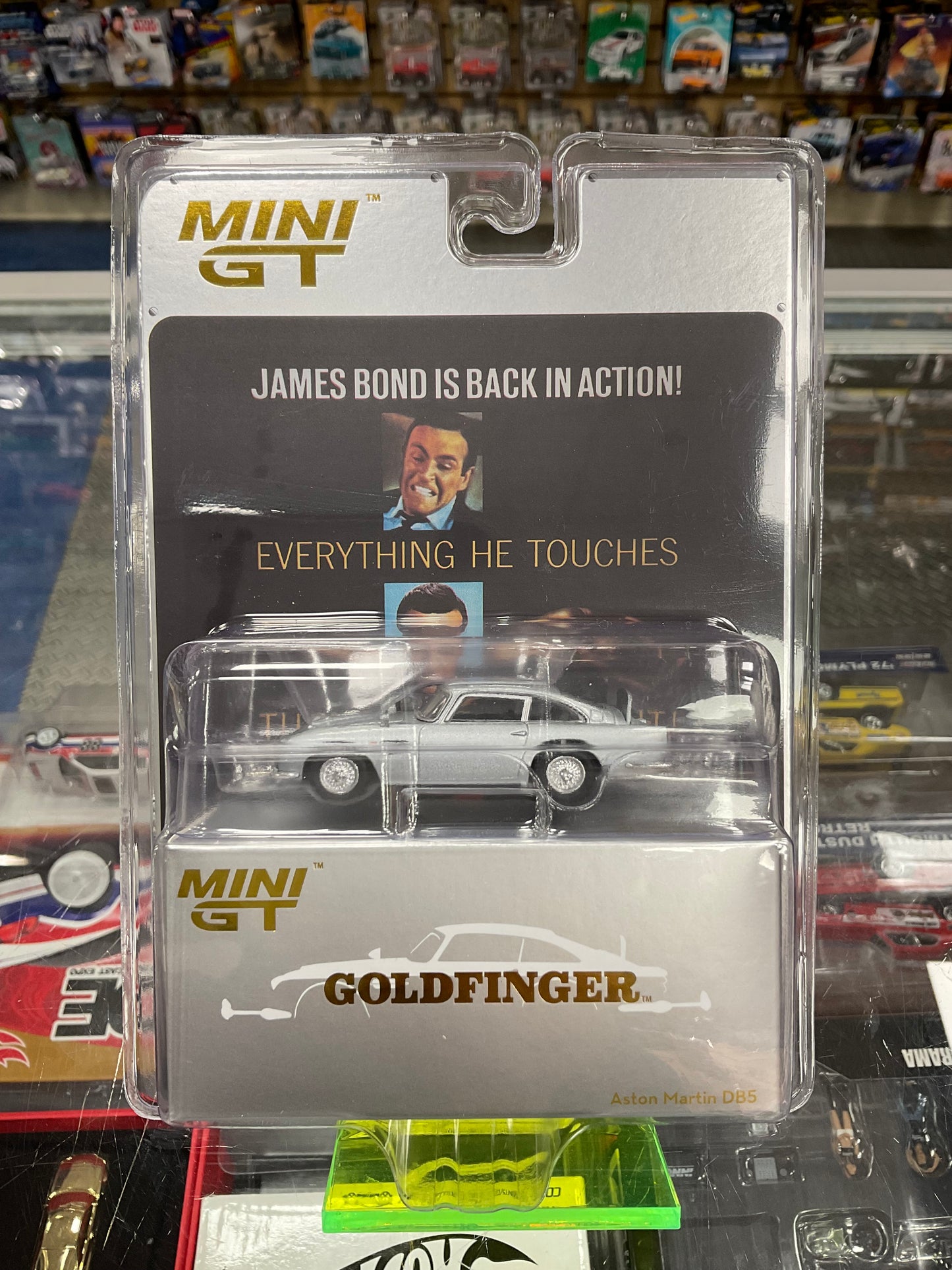 Mini GT 900 James Bond Goldfinger Aston Martin DB5