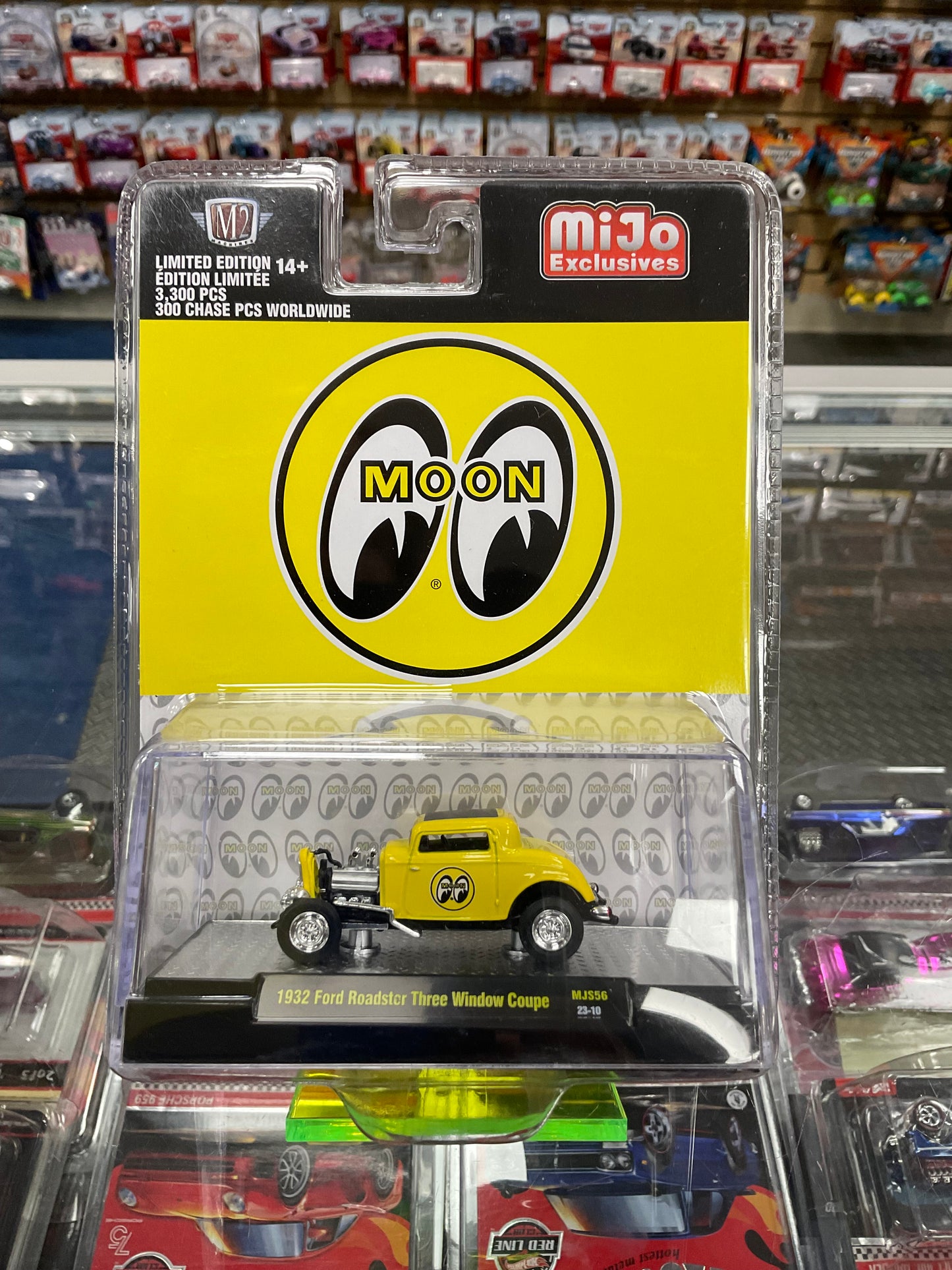 M2 Machines 1932 Ford Roadster Three Window Coupe MoonEyes