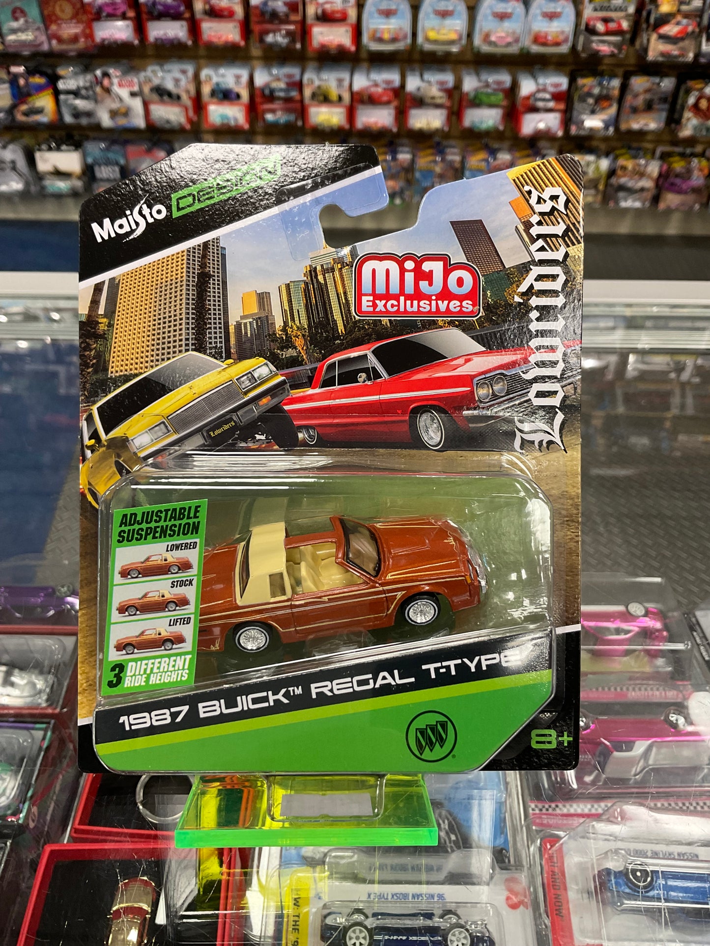 Maisto Lowriders 1987 Buick Regal T-Type with adjustable suspension