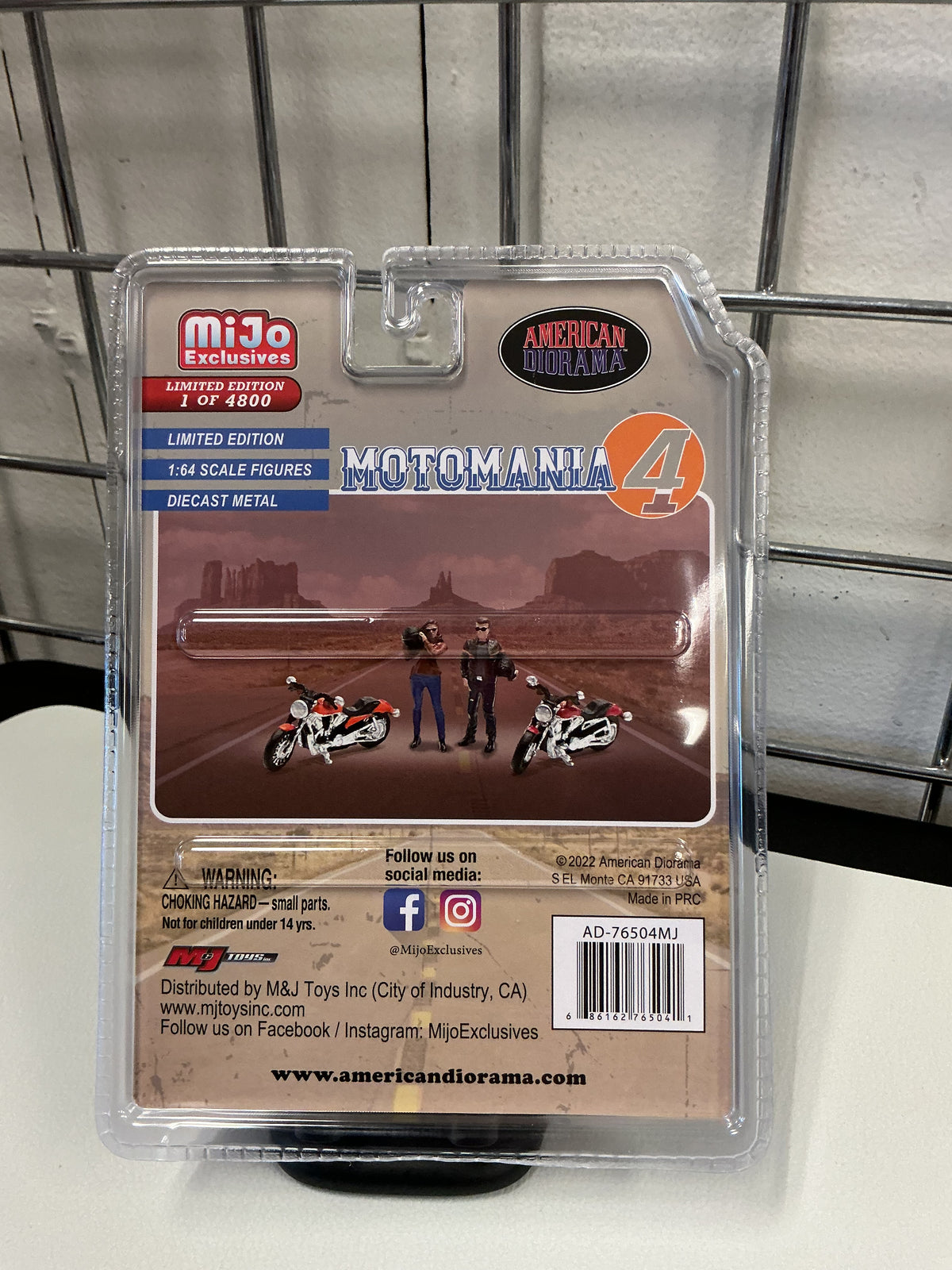 American Diorama Motomania 4 Figure & Cruiser Bike Set 76504