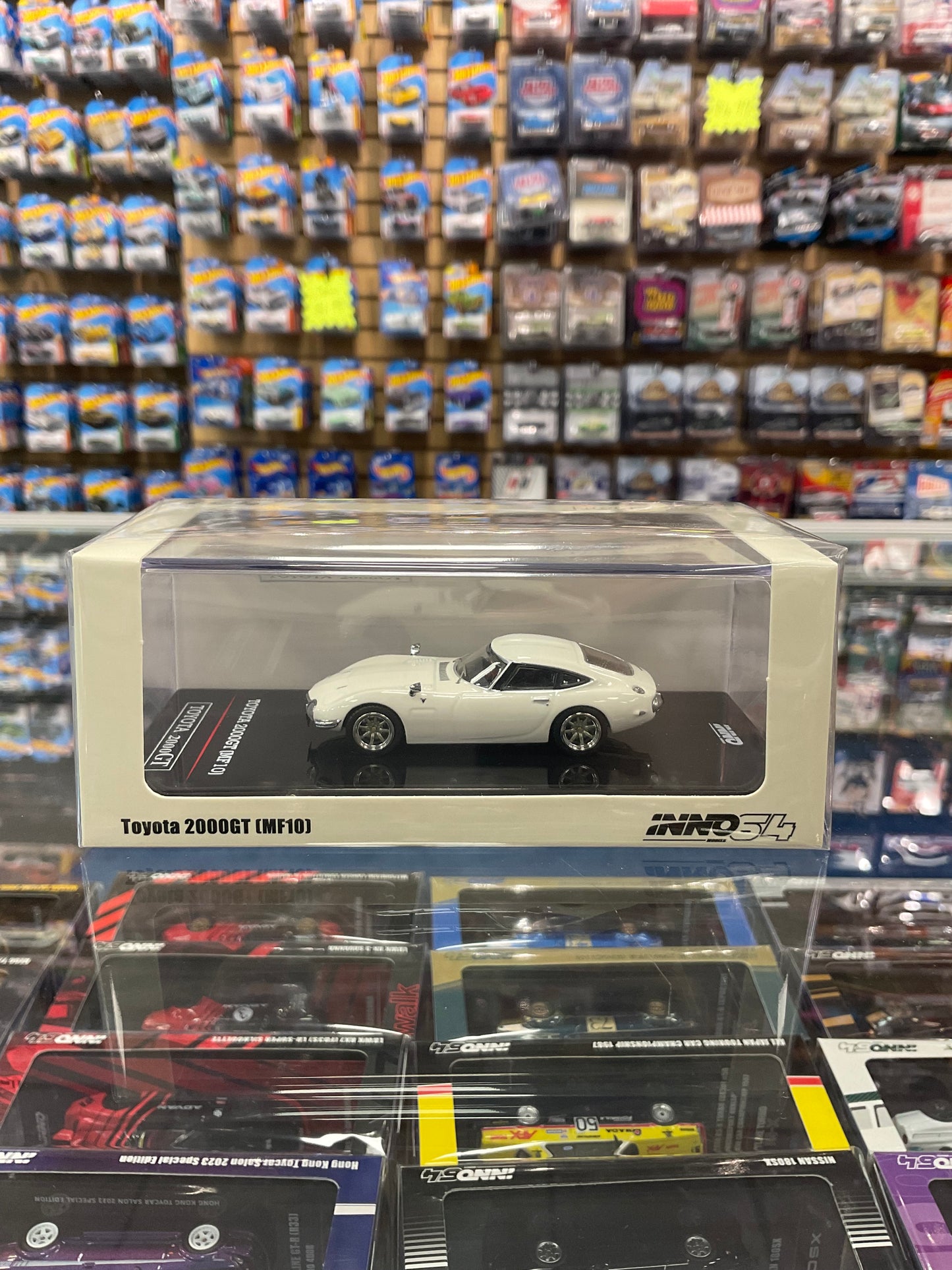 Inno64 Toyota 2000GT (MF10) Pegasus White