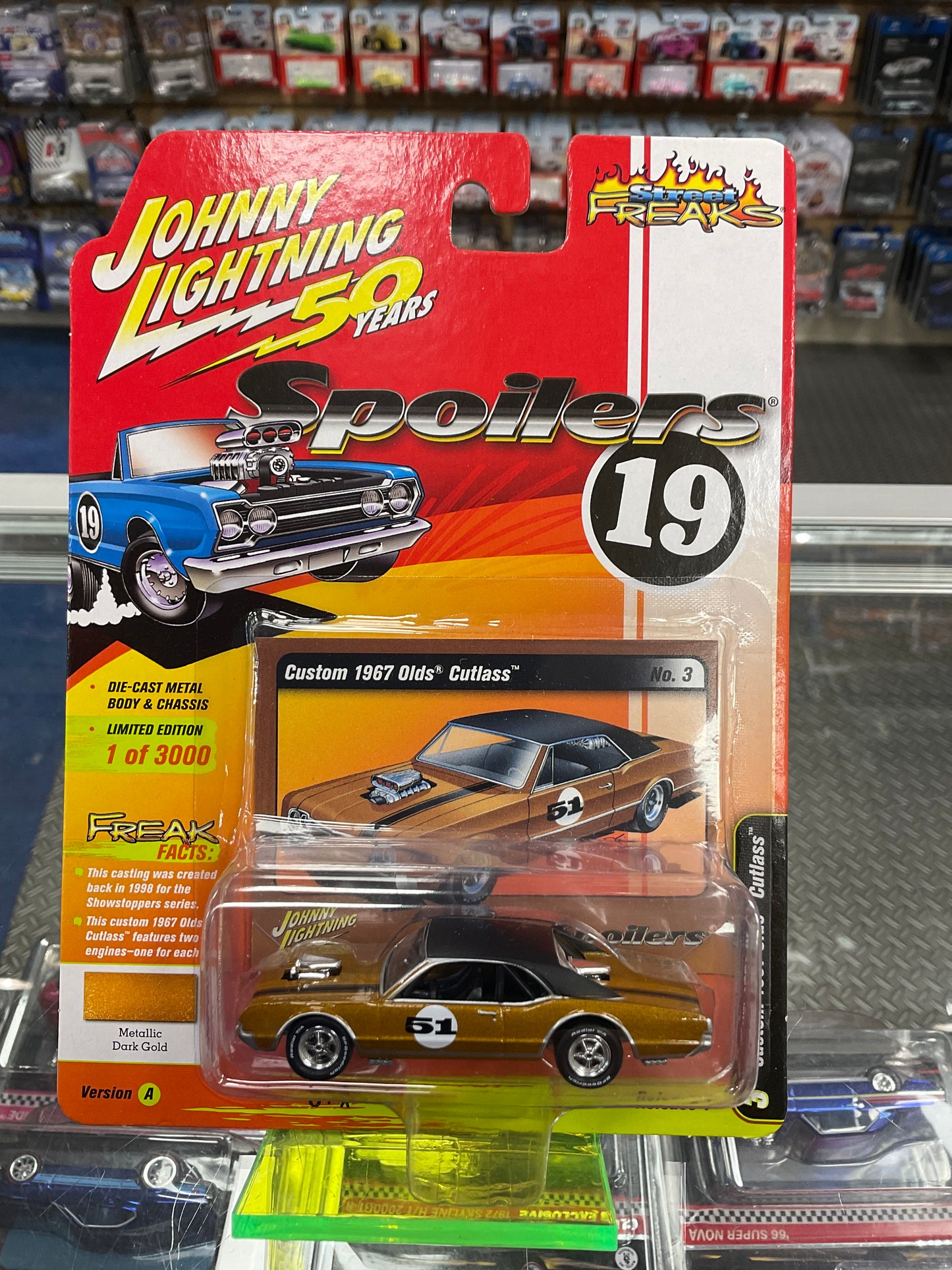 Johnny Lightning 50 Years Spoilers 19 Custom 1967 Olds Cutlass Metallic Dark Gold