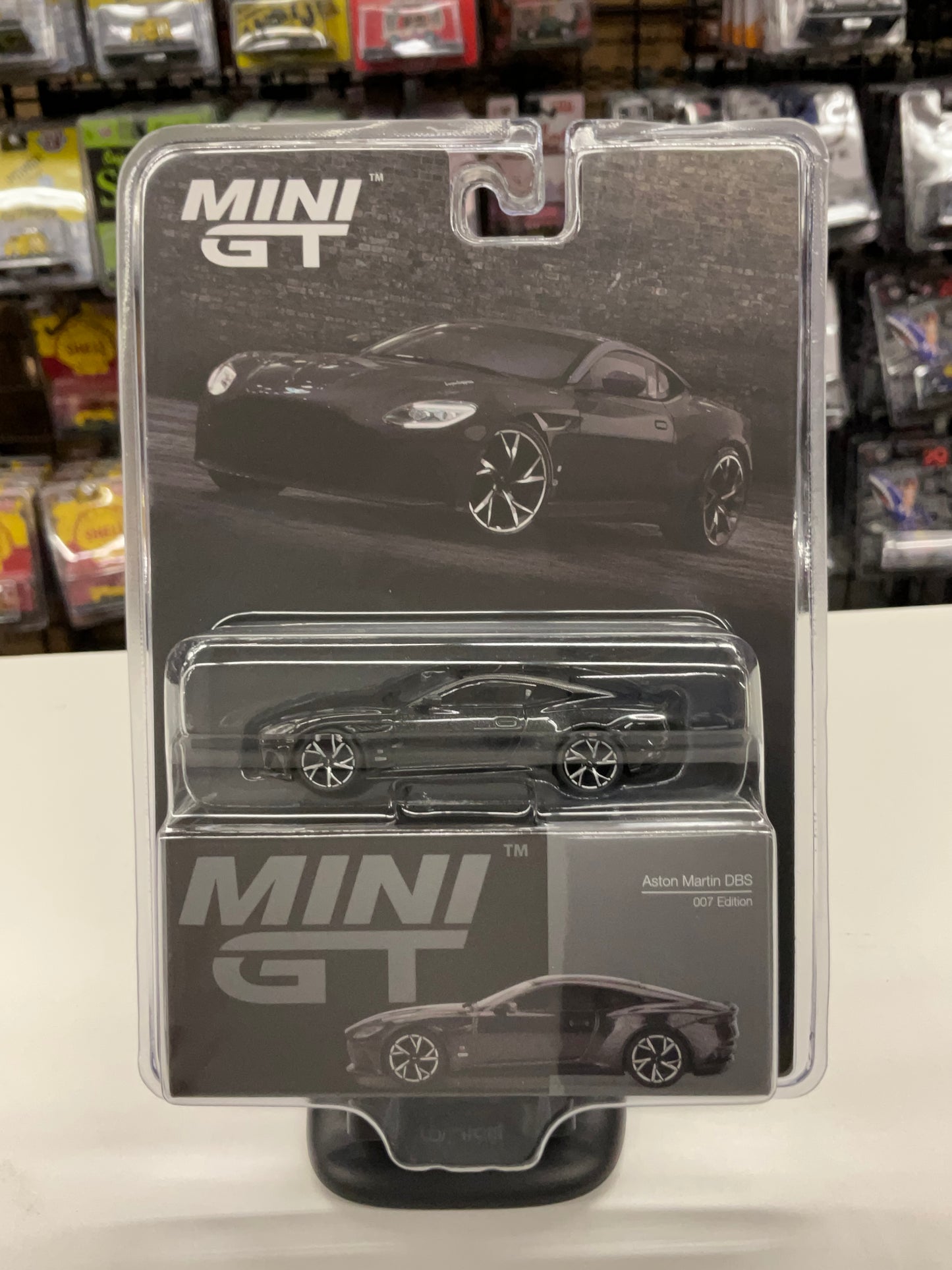 Mini GT 1008 Aston Martin DBS 007 Edition