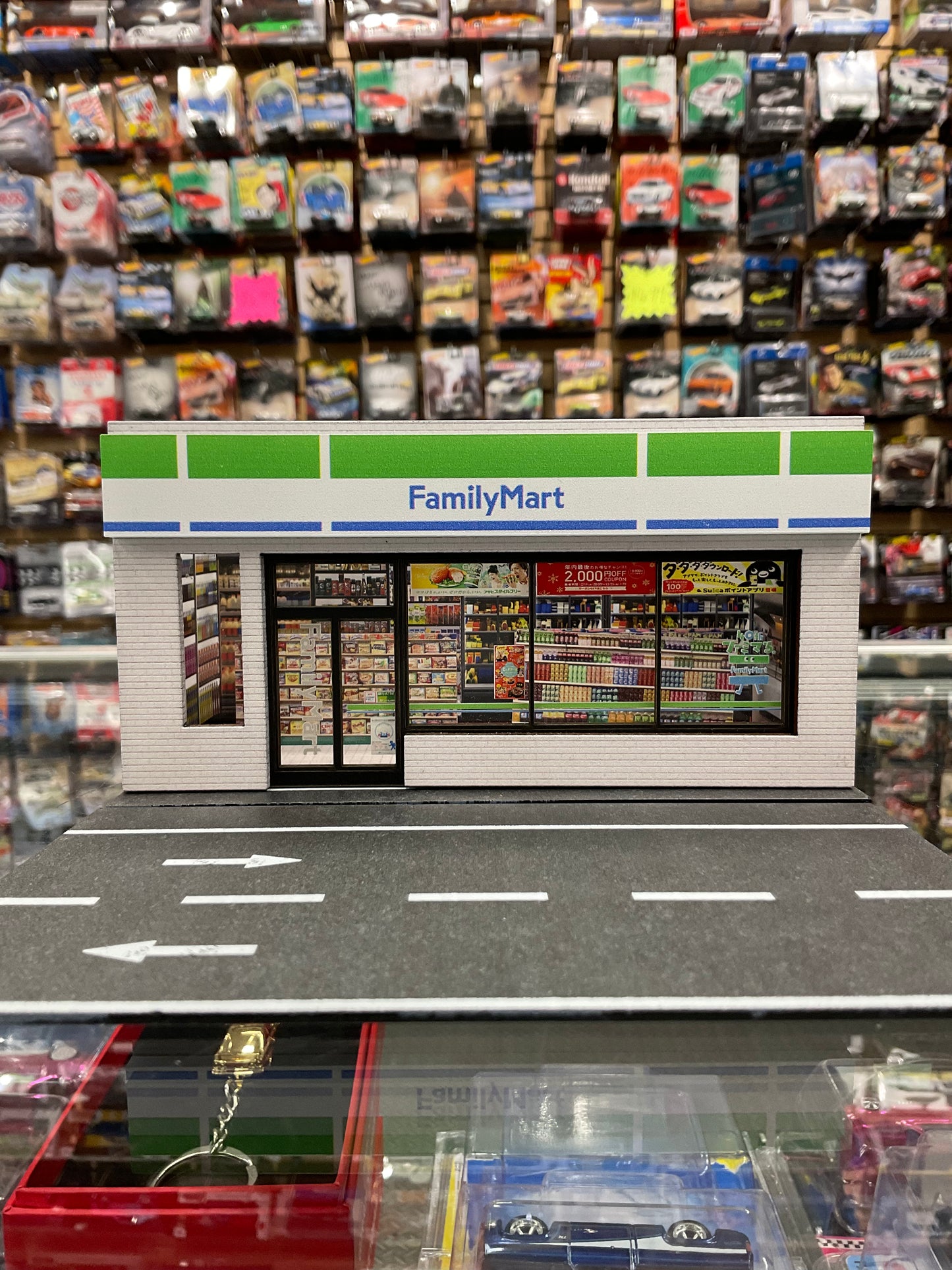 MoreArt Family Mart Diorama