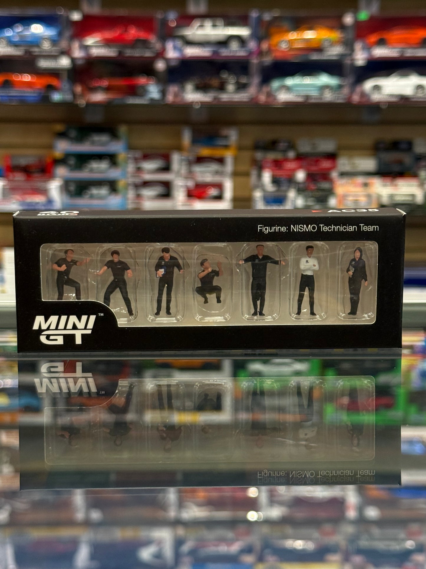 MiniGT Figurine: NISMO Technician Team
