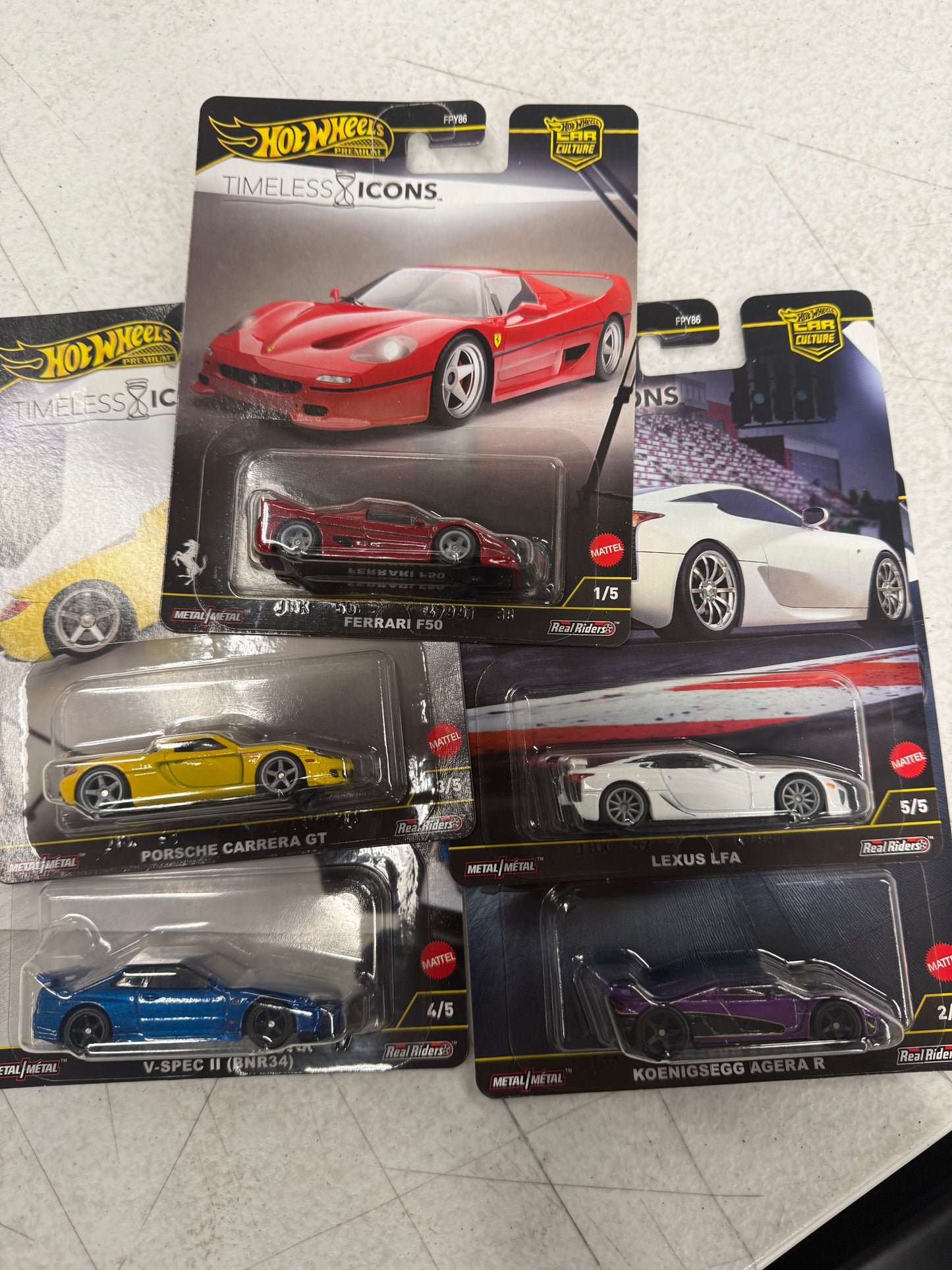 Hot wheels timeless icon set /5 cars