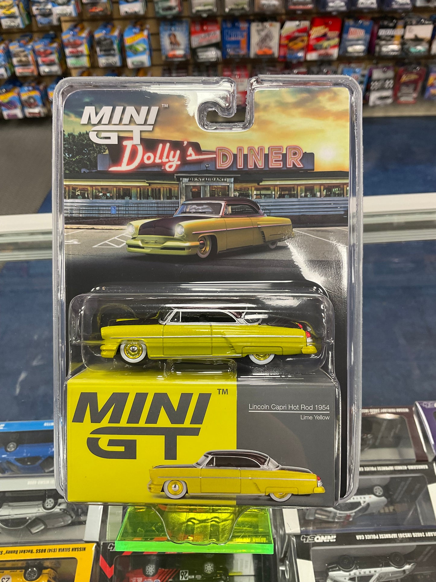 MiniGT 794 Lincoln Capri Hot Rod 1954 Lime Yellow