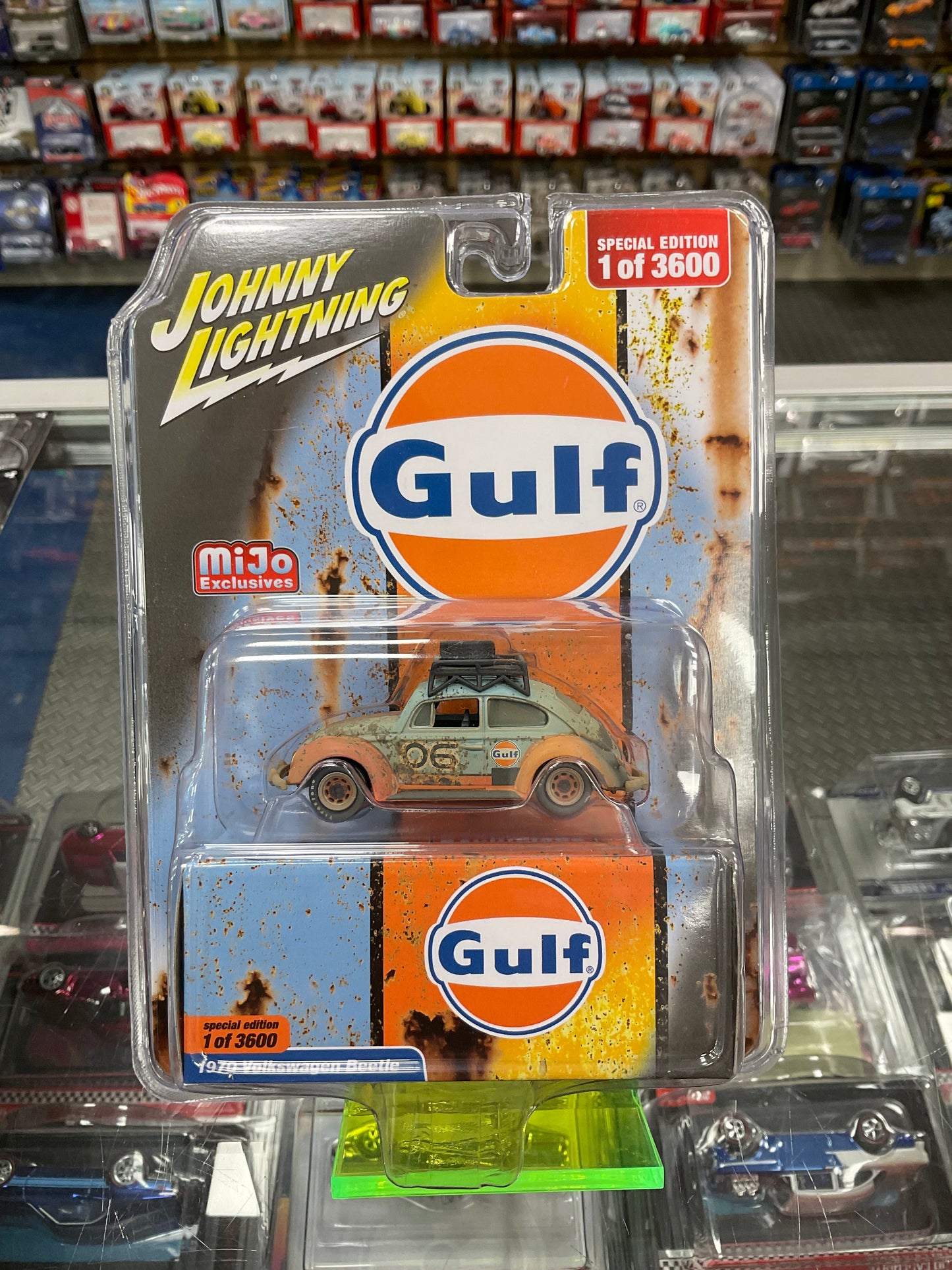 Johnny Lightning Gulf 1970 Volkswagen Beetle Rusted