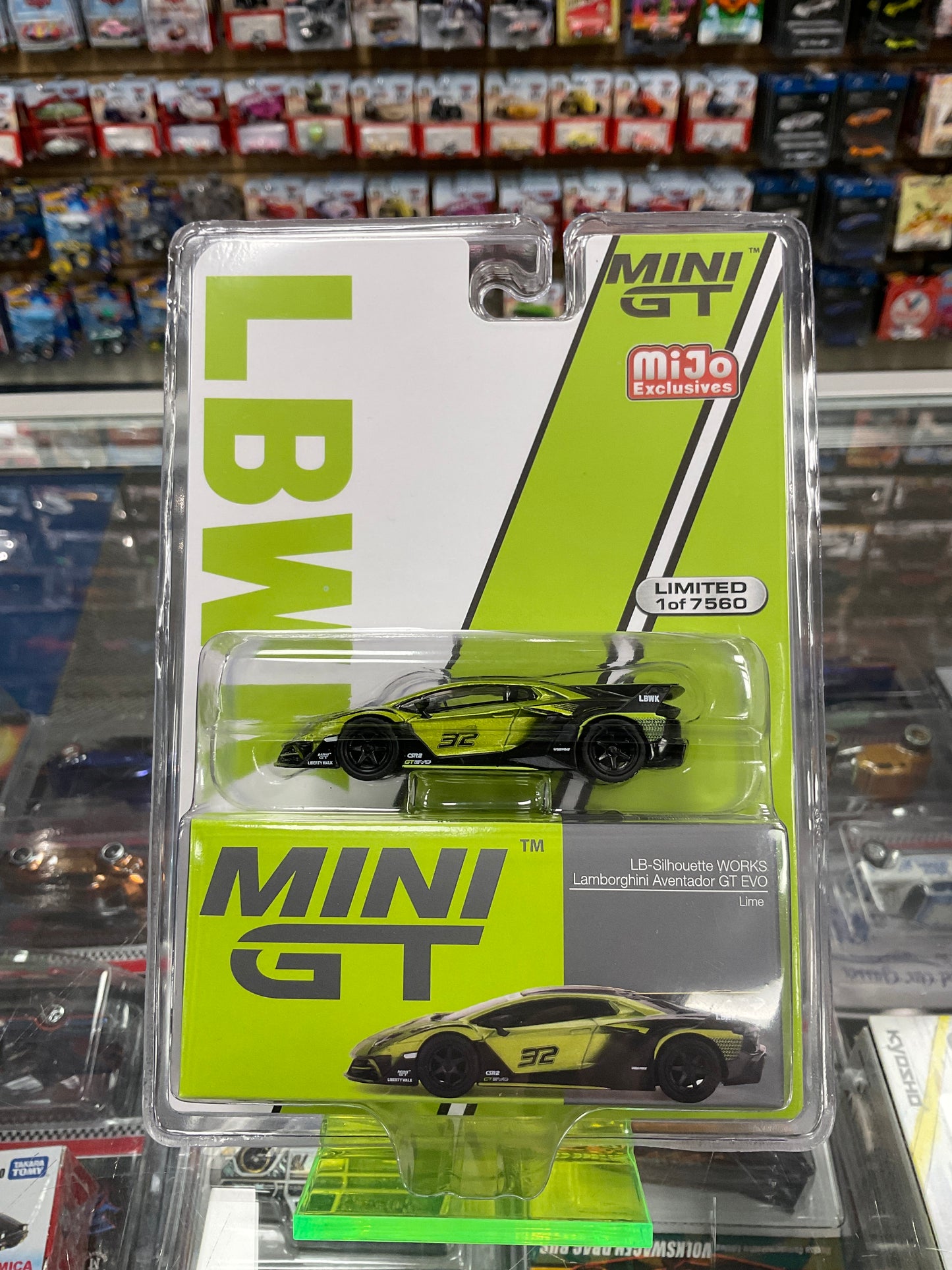 MiniGT 605 LB-silhouette Works Lamborghini Aventador GT EVO Lime