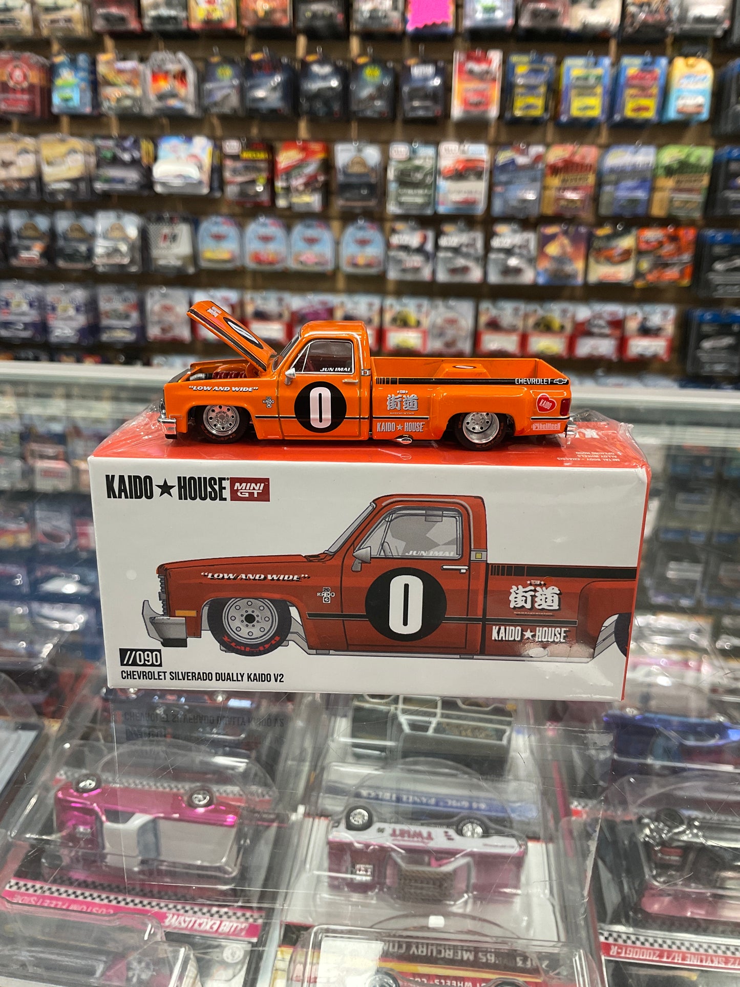 Kaido House 090 Chevrolet Silverado Dually Kaido V2 Orange