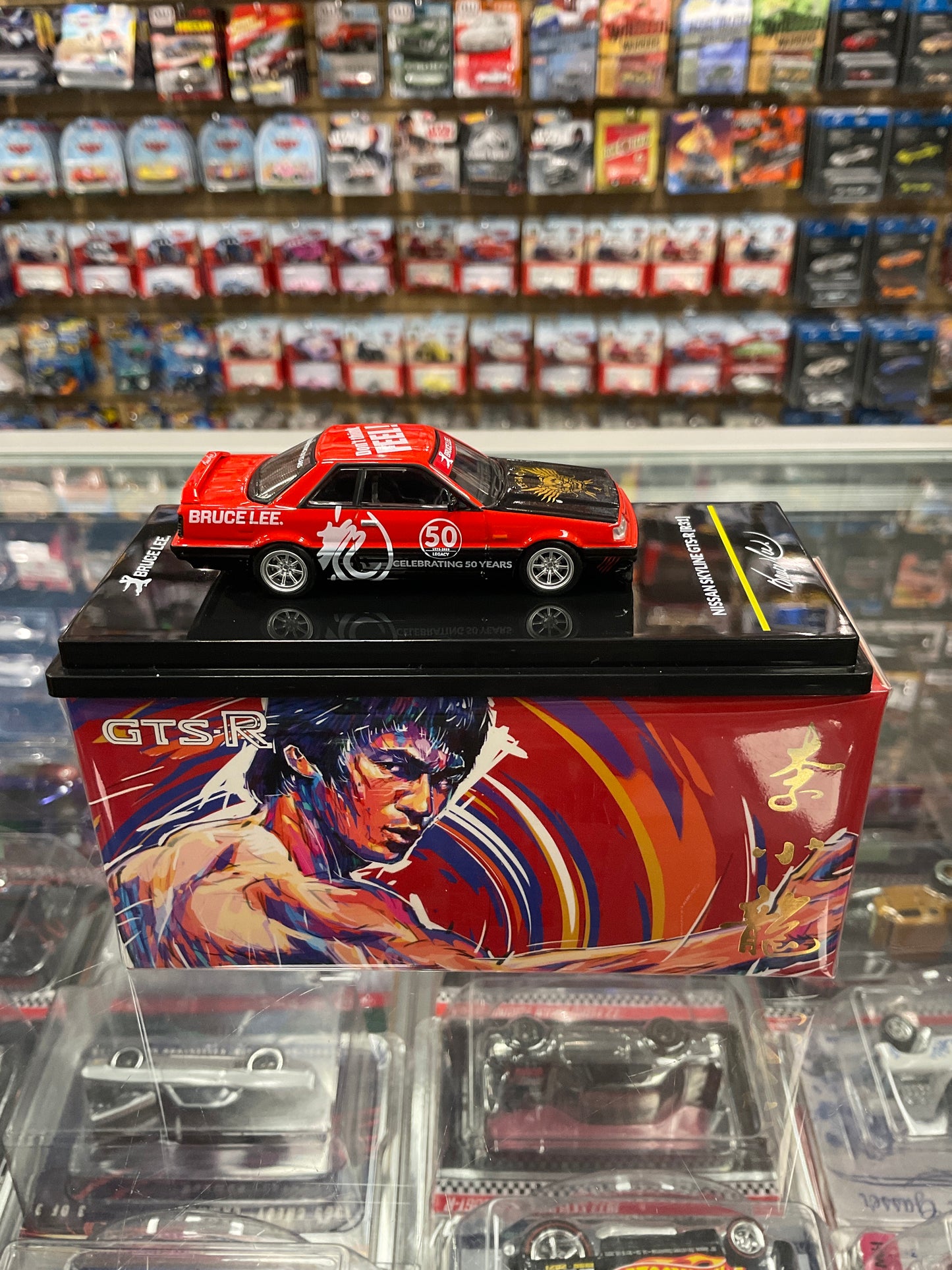 Inno64 Bruce Lee Nissan Skyline GTS-R R31 Red/Black