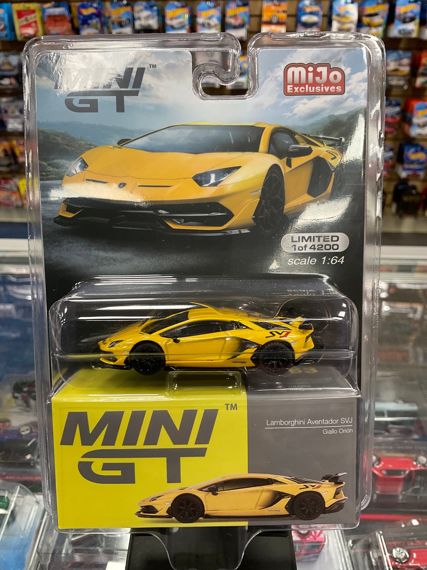 MiniGT 563 Lamborghini Aventador SVJ Giallo Orion