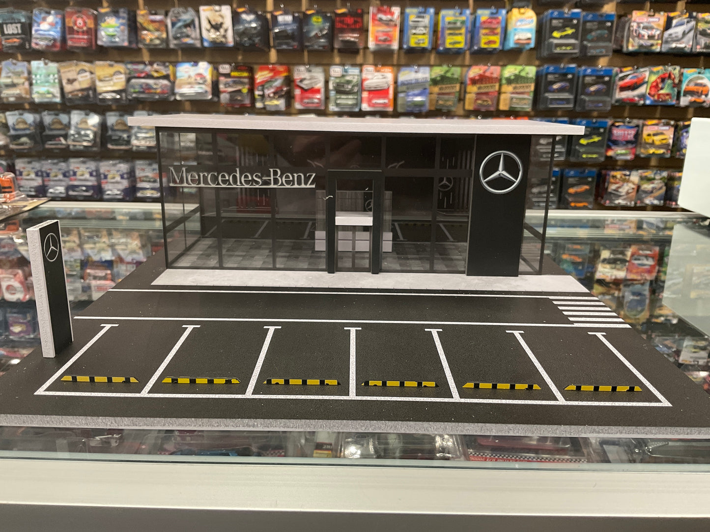 MoreArt Mercedes Benz Showroom light up diorama