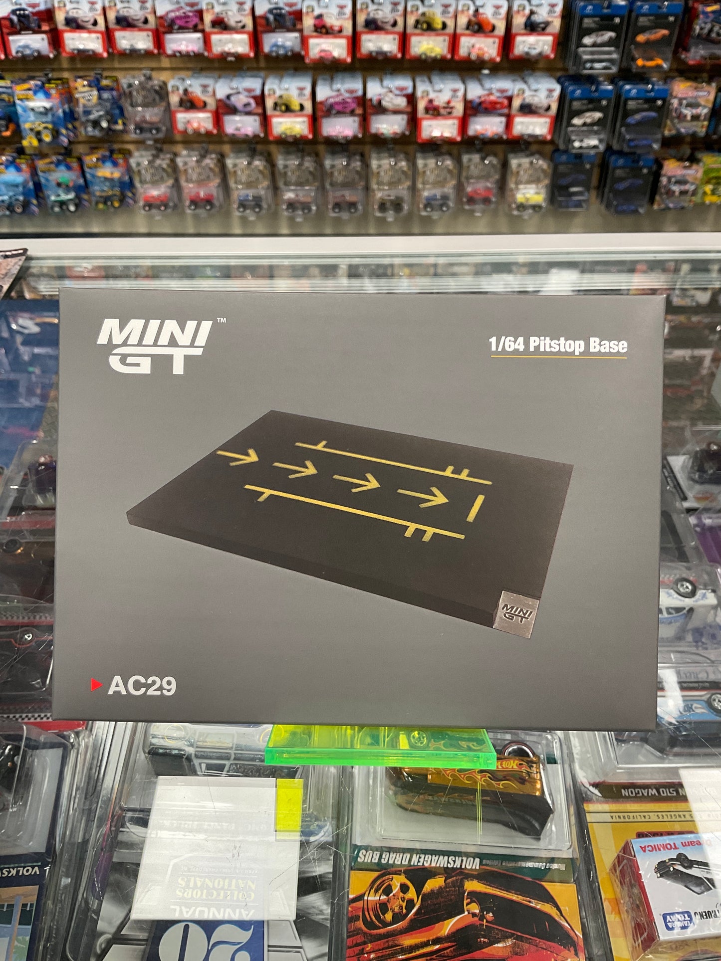 Mini GT AC29 1/64 Pitstop Base