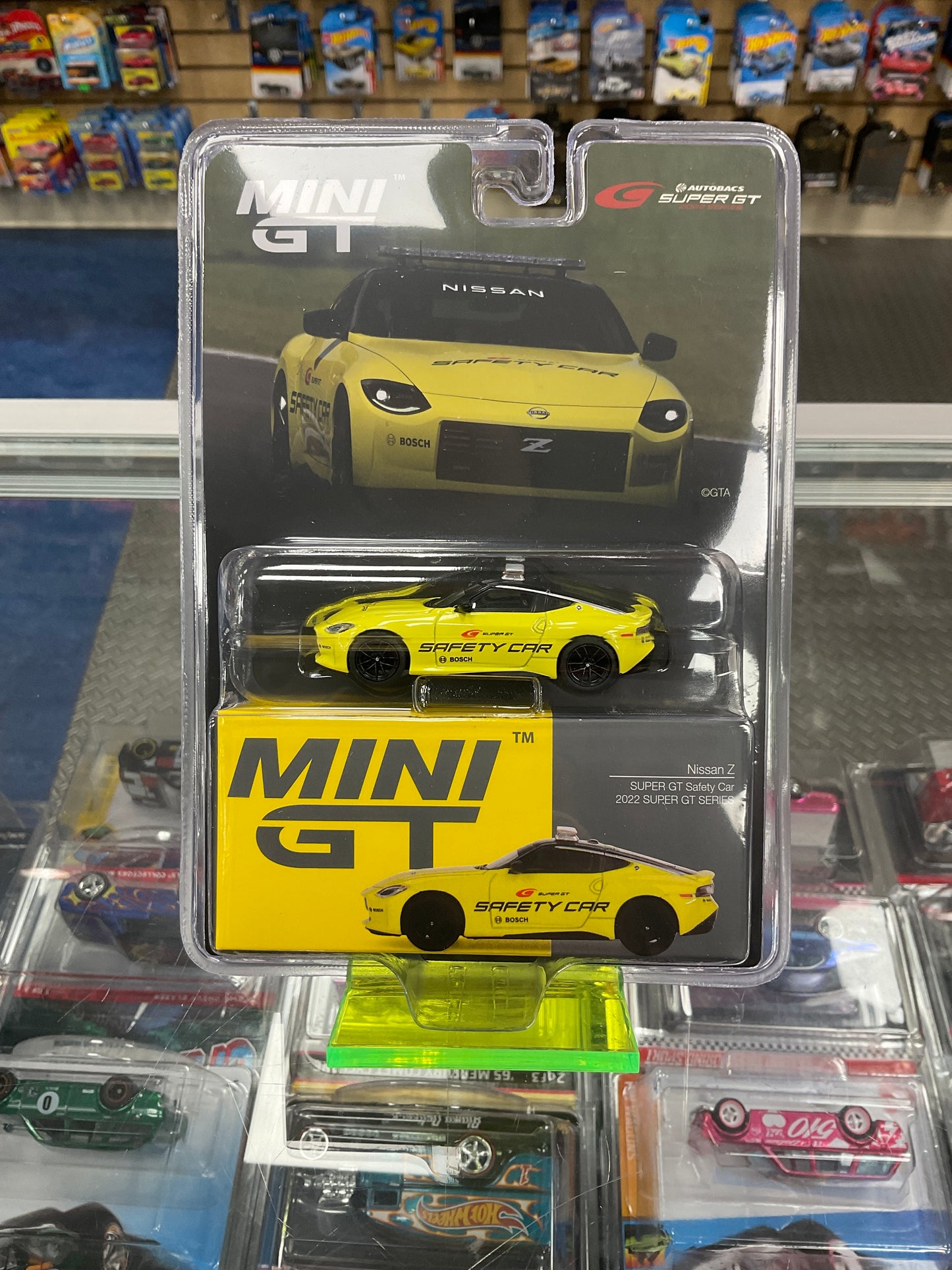 MiniGT 620 Nissan Z Super GT Safety Car 2022 Super GT Series