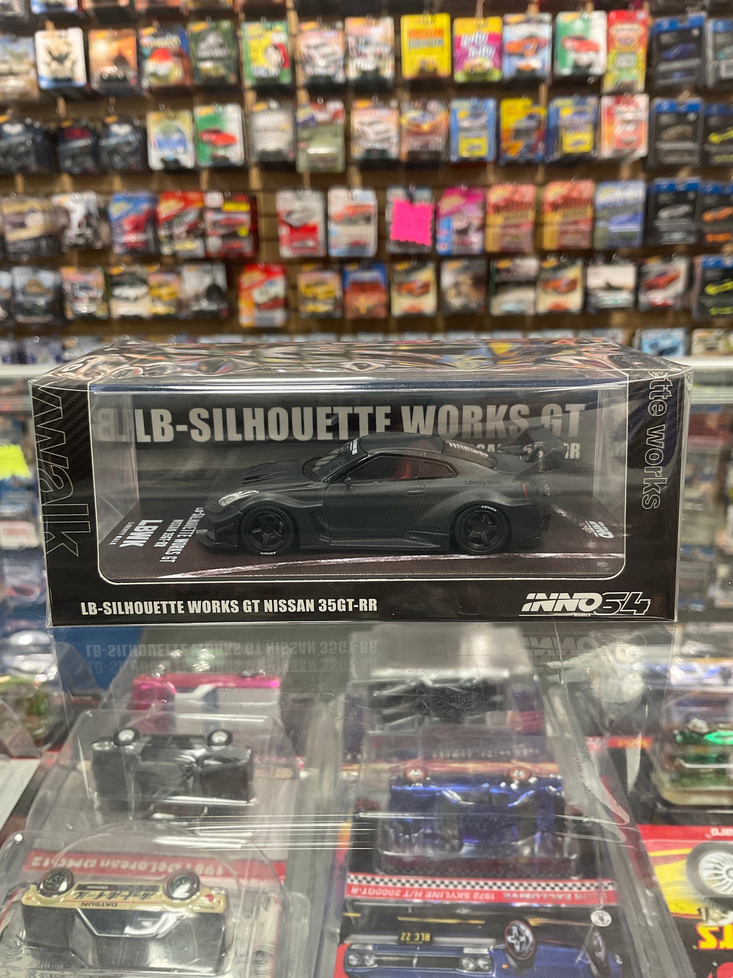 Inno64 LB-Silhouette Works GT Nissan 35GT-RR full dry carbon