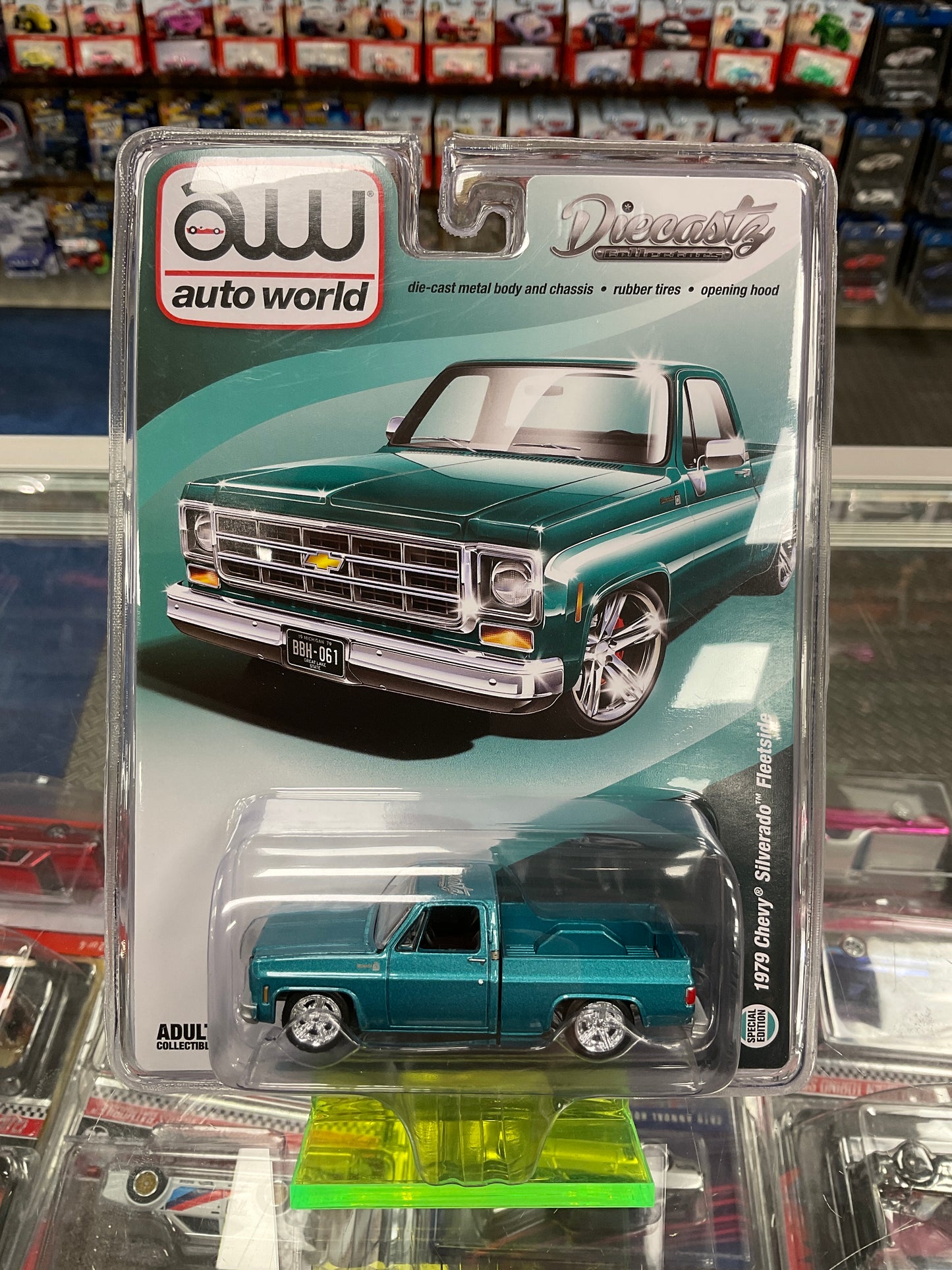 Autoworld Diecastz Exclusive 1979 Chevy Silverado Fleetside Aqua Blue