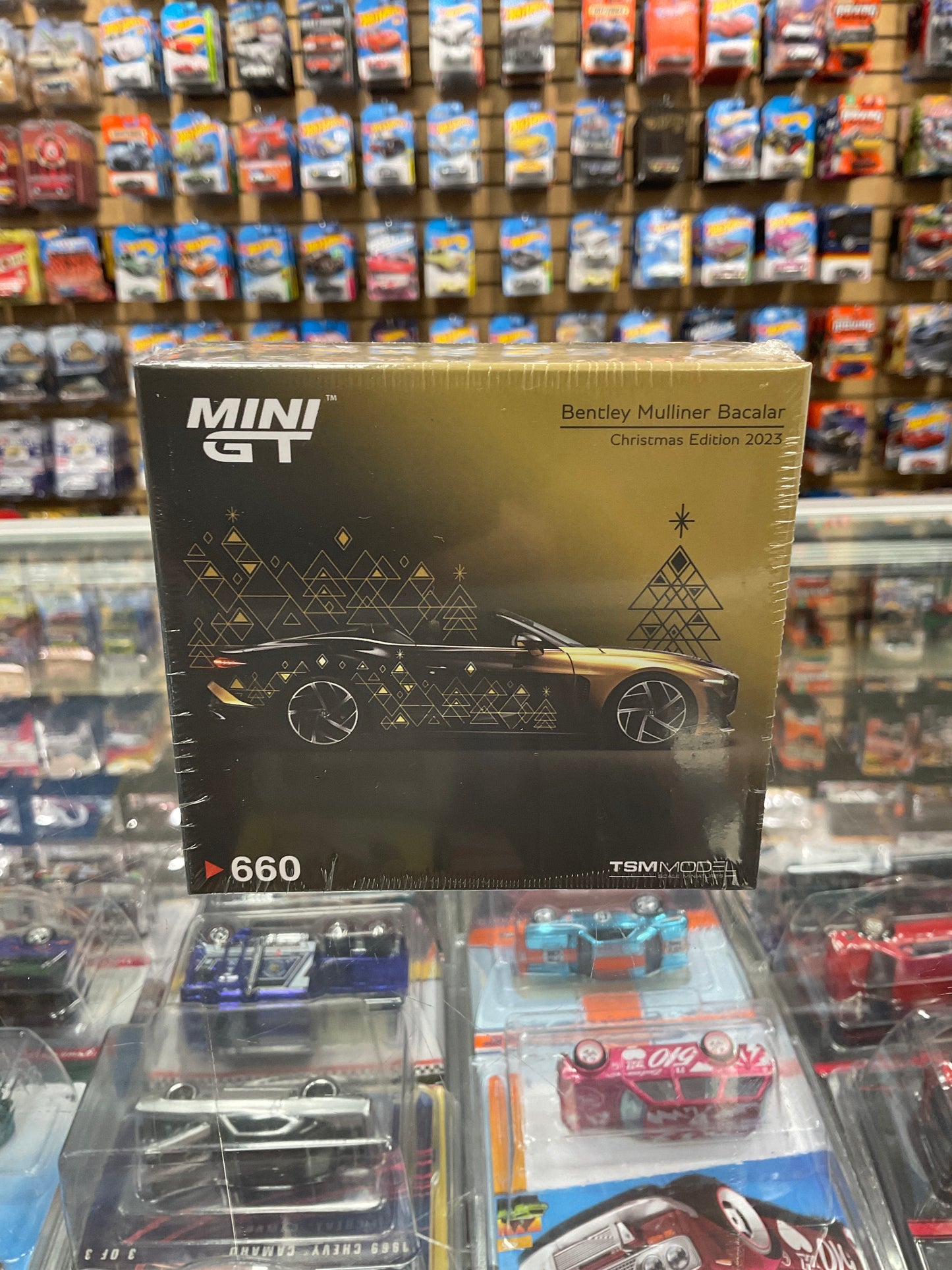 MiniGT 660 Bentley Mulliner Bacalar Christmas edition 2023