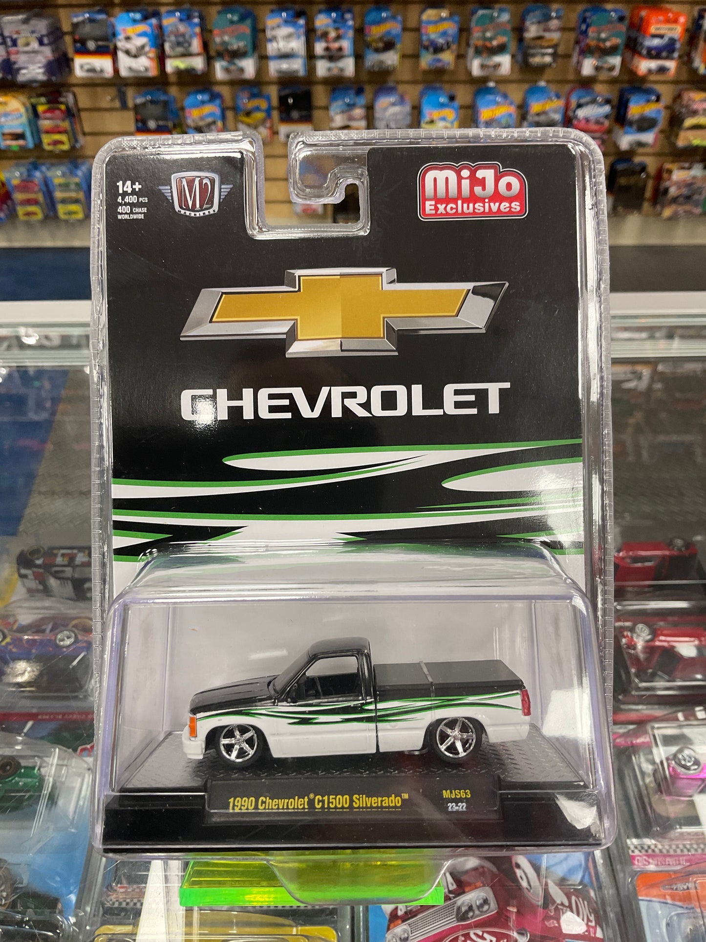 M2 Machines 1990 Chevrolet C1500 Silverado MJS63