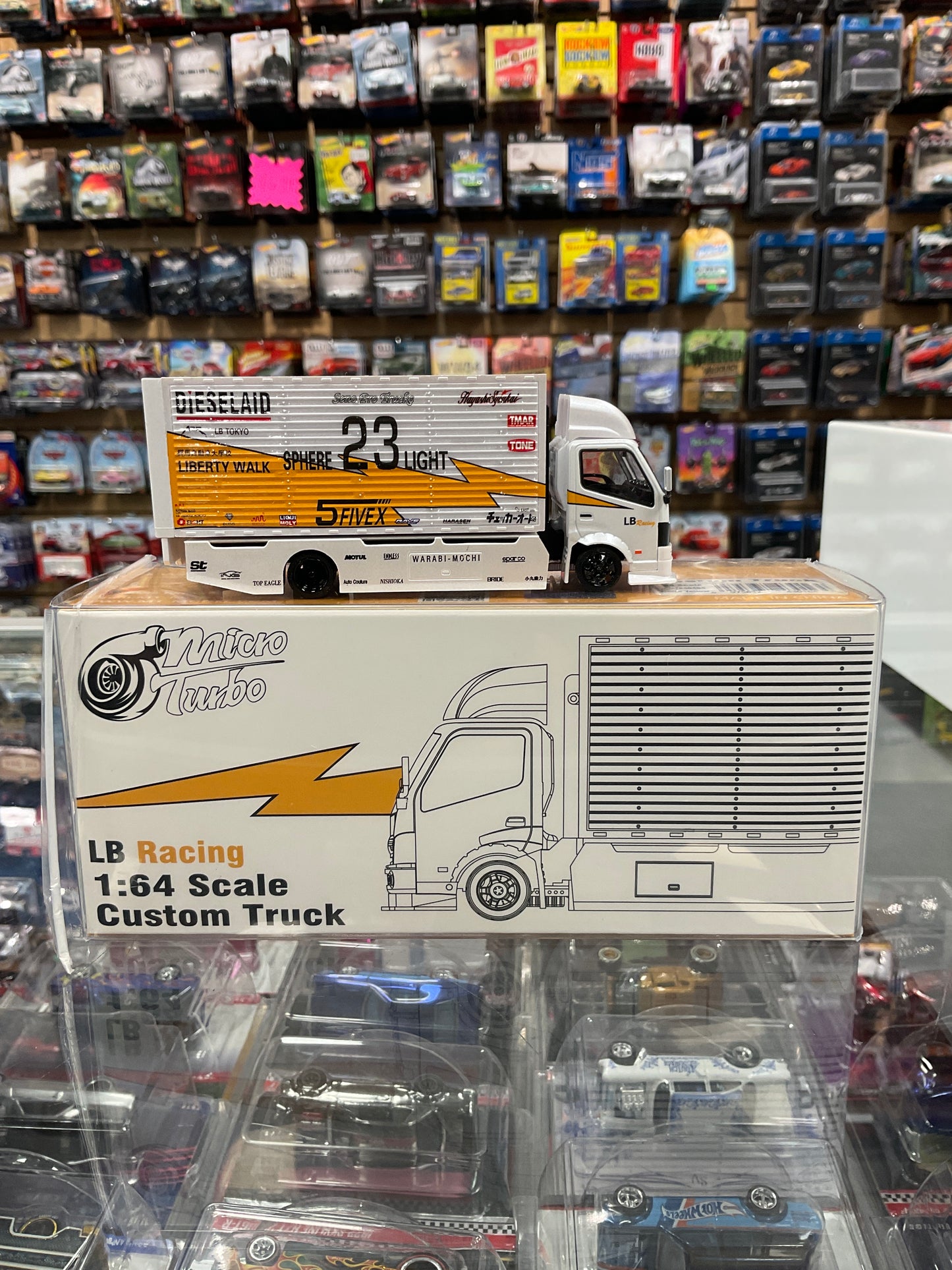 Micro turbo Liberty Walk Racing 1:64 Scale custom truck