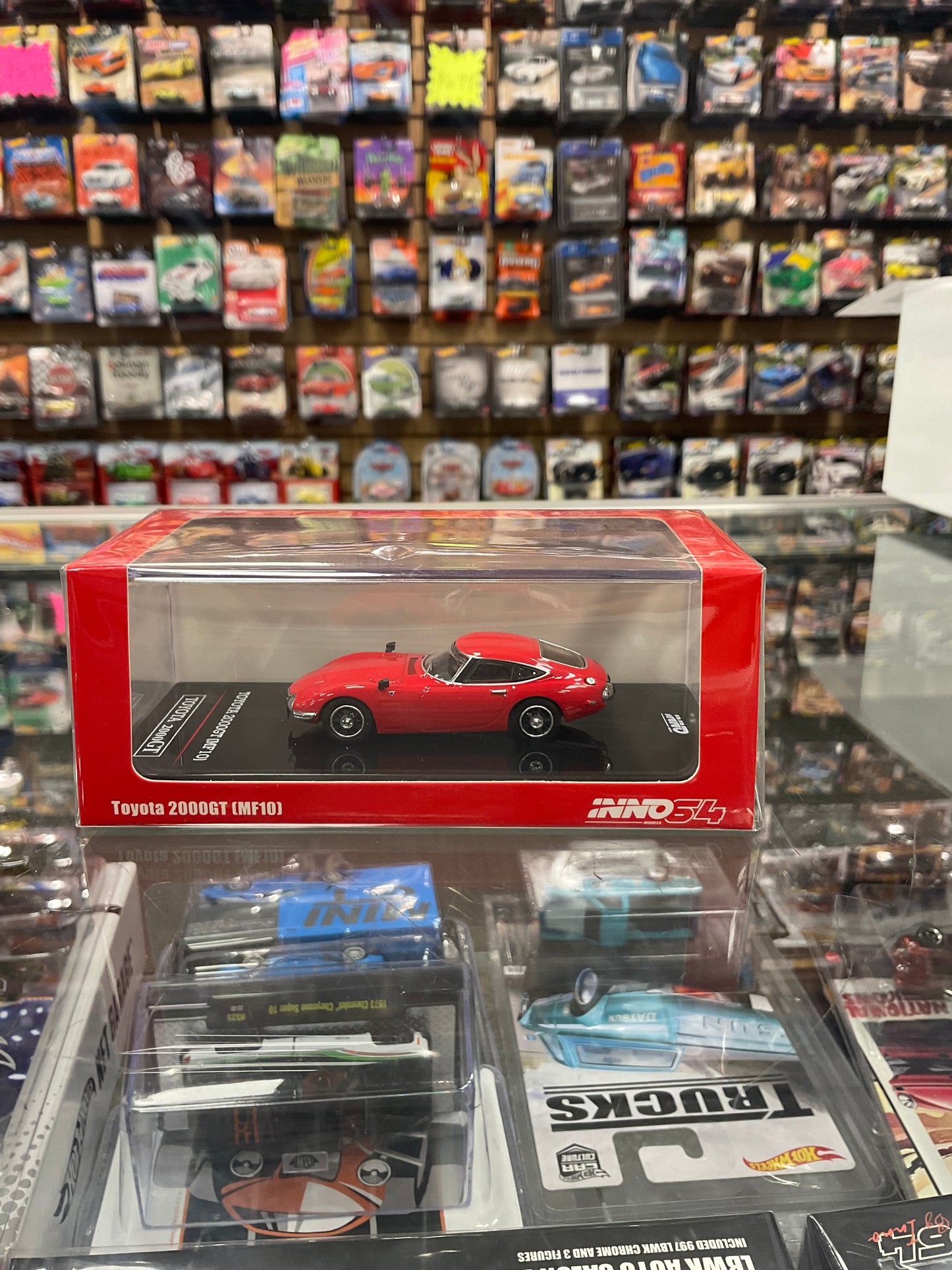 Inno64 Toyota 2000GT (MF10) Solar Red