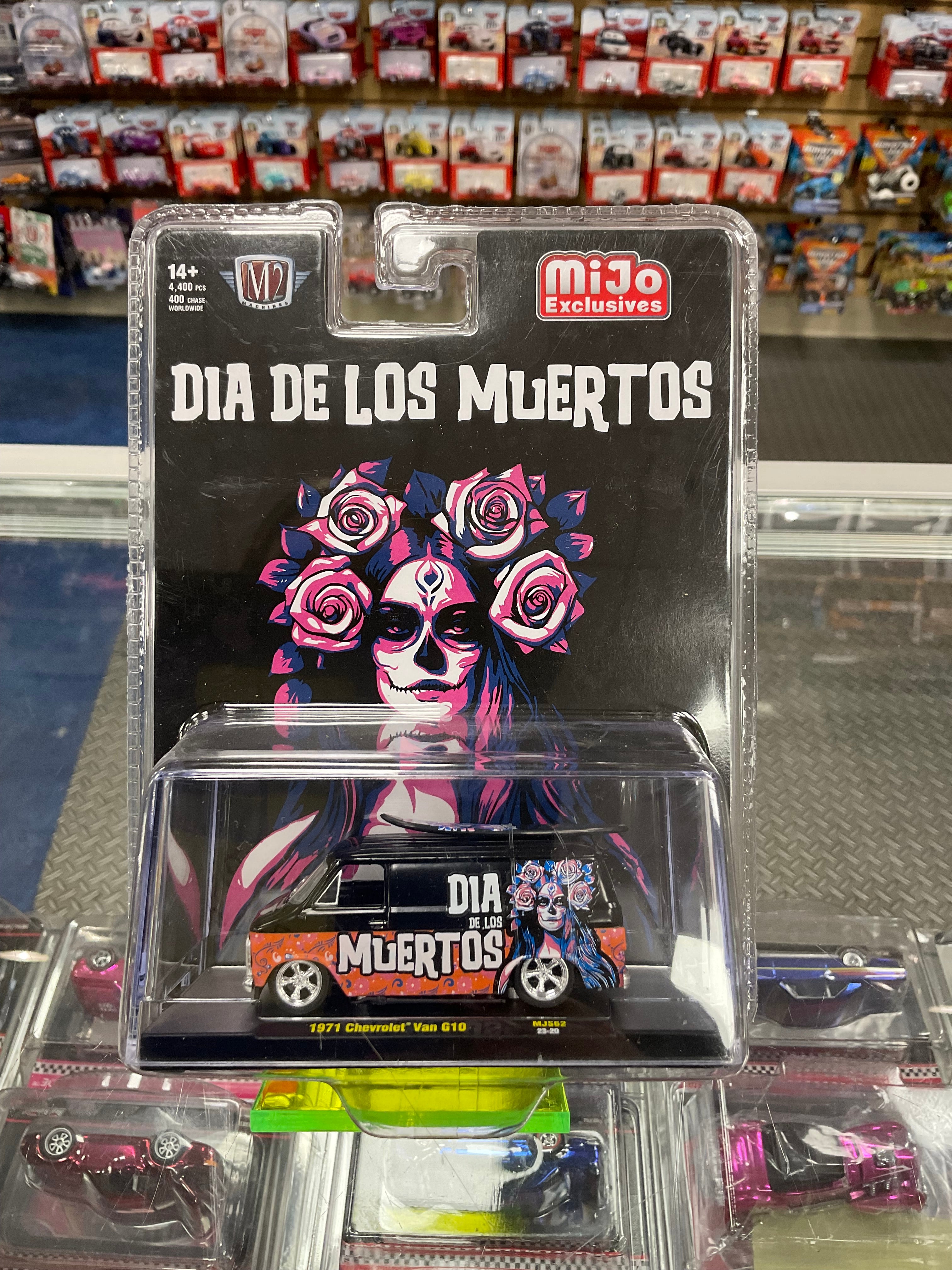 M2 Machines 1971 Chevrolet Van G10 Día de los Muertos – Diecastz