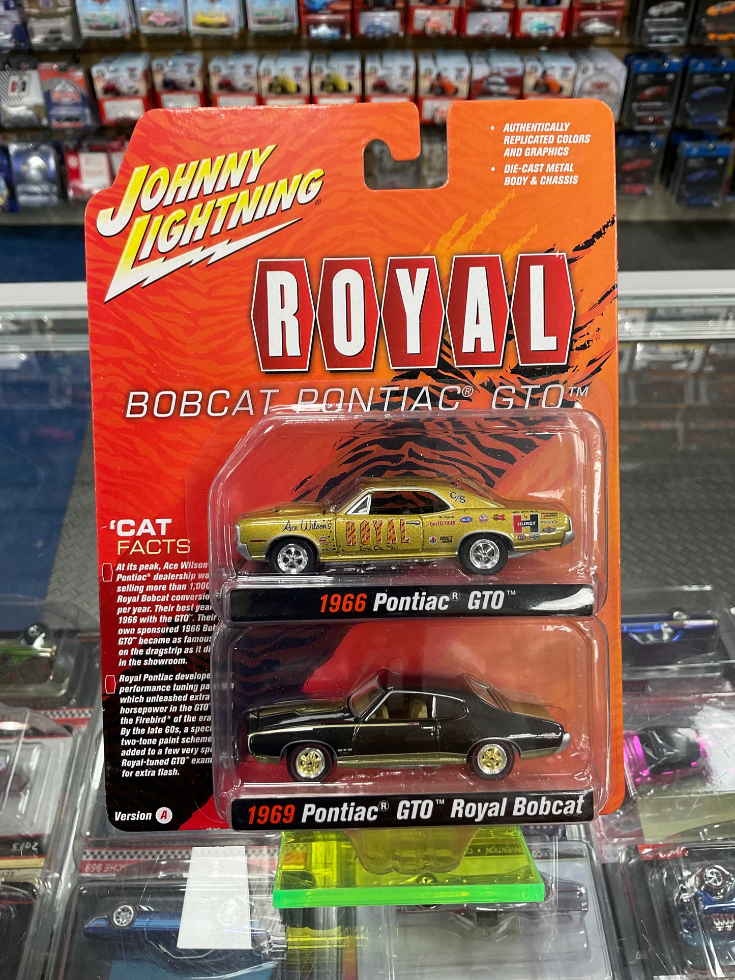 Johnny Lightning 2 pack 1966 Pontiac GTO and 1969 Pontiac GTO Royal Bobcat