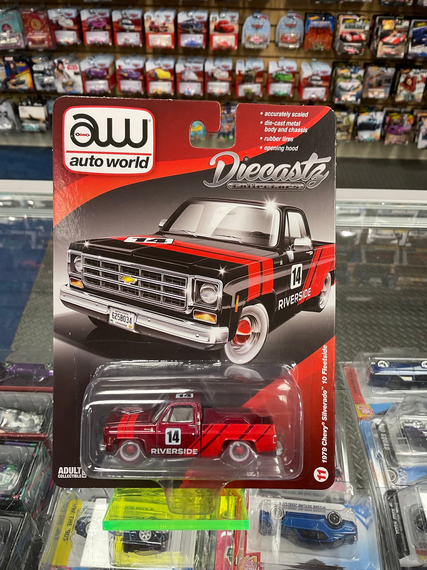 Auto World DiecastZ Exclusive 1979 Chevy Silverado 10 Fleetside Advan Chase and Regular