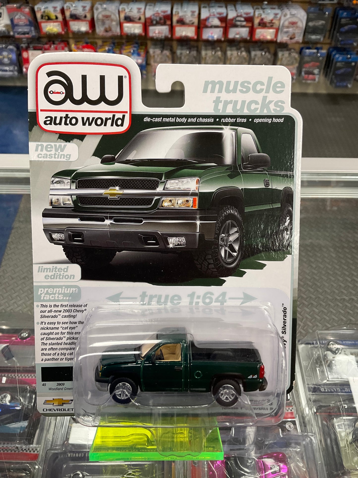 Auto World Muscle Trucks 2003 Chevy Silverado Woodland Green