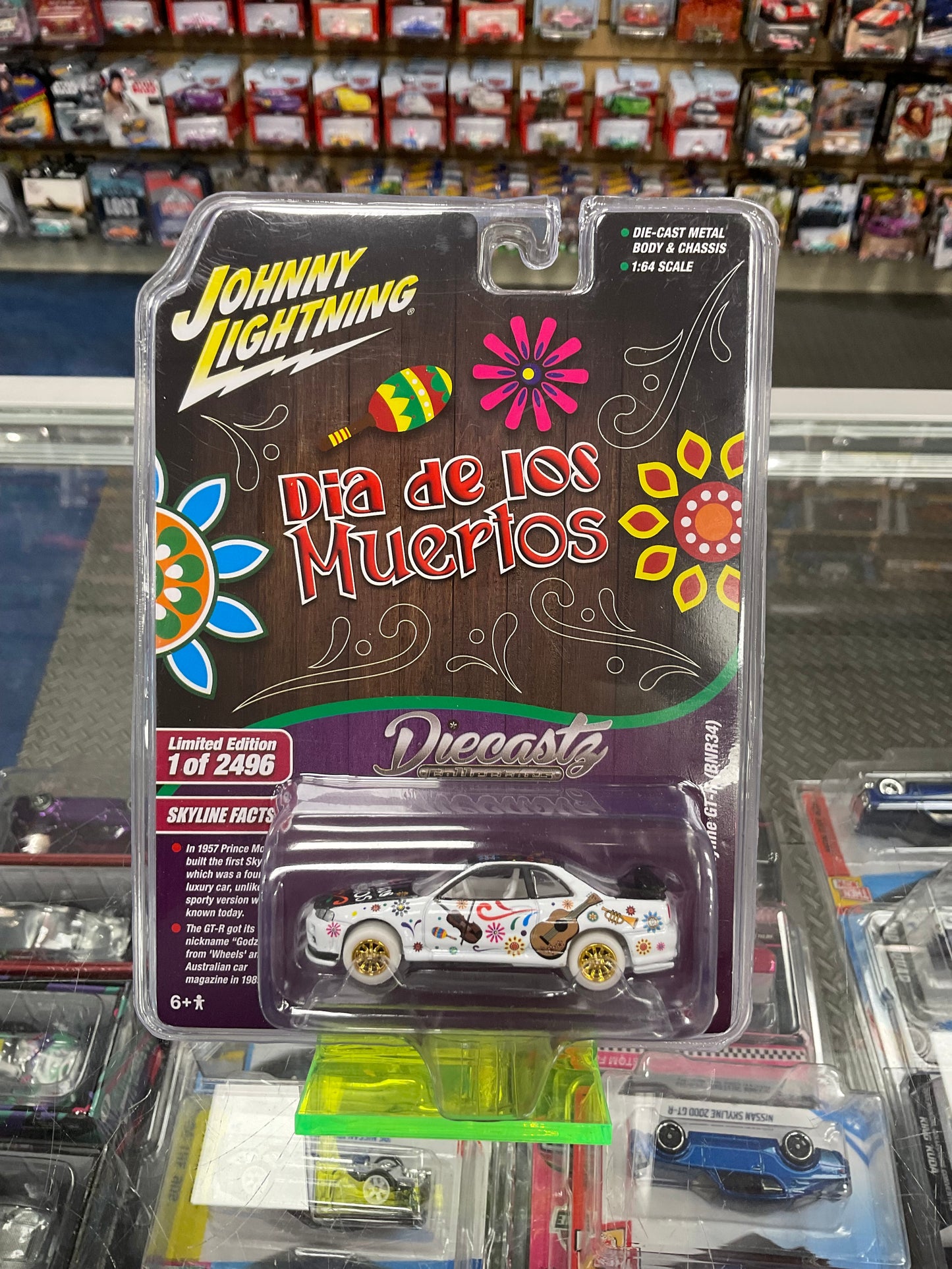 Johnny Lightning Dia de los Muertos 2000 Nissan Skyline GT-R BNR34 Chase and Regular