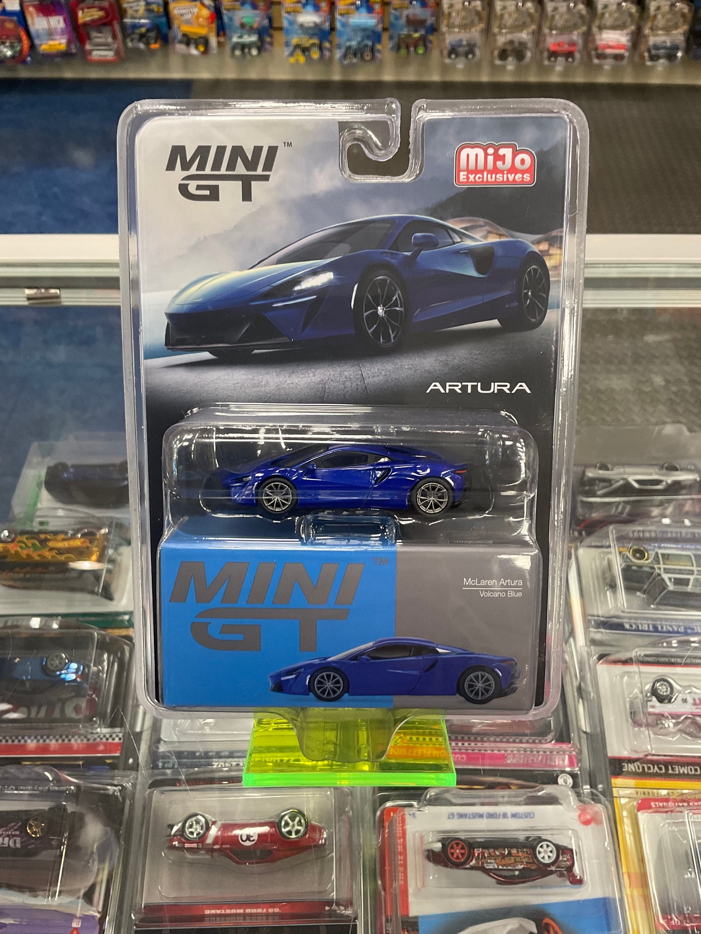 MiniGT 430 McLaren Artura Volcano Blue