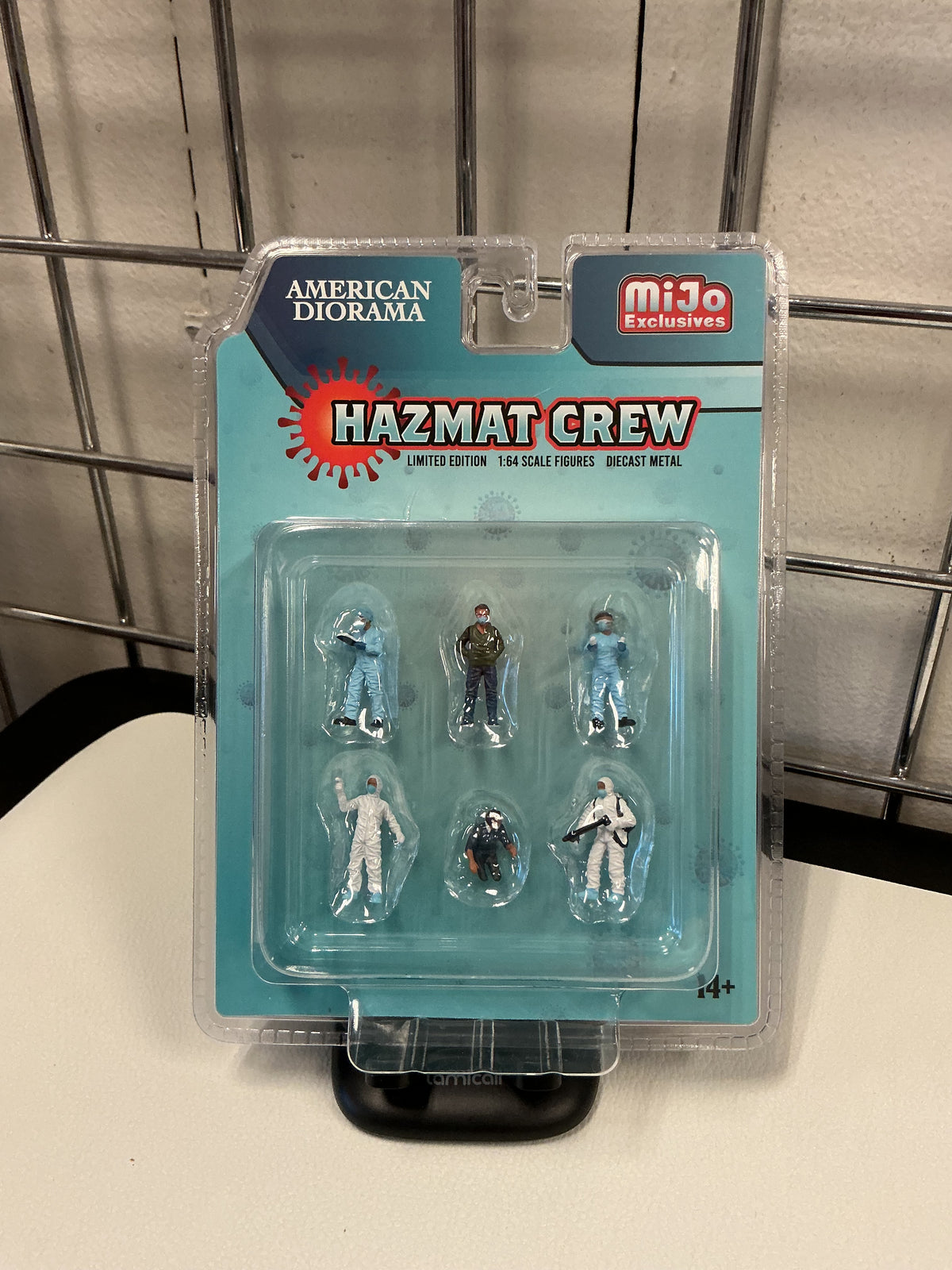 AMERICAN DIORAMA Hazmat Crew  6pc Set  76466