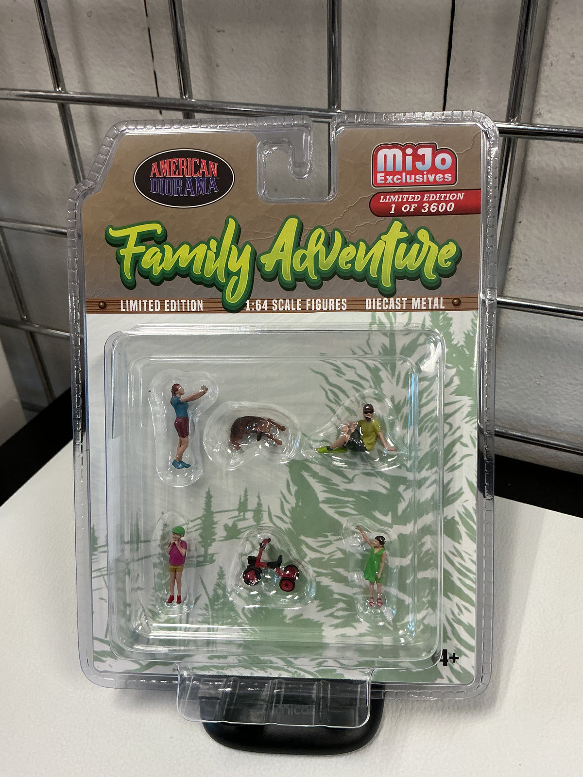 American Diorama  Family Adventure Figures Set  76513