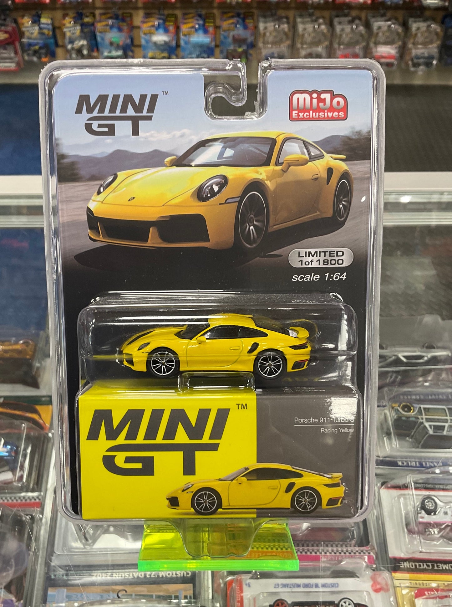 MiniGT 497 Porsche 911 Turbo S Racing Yellow