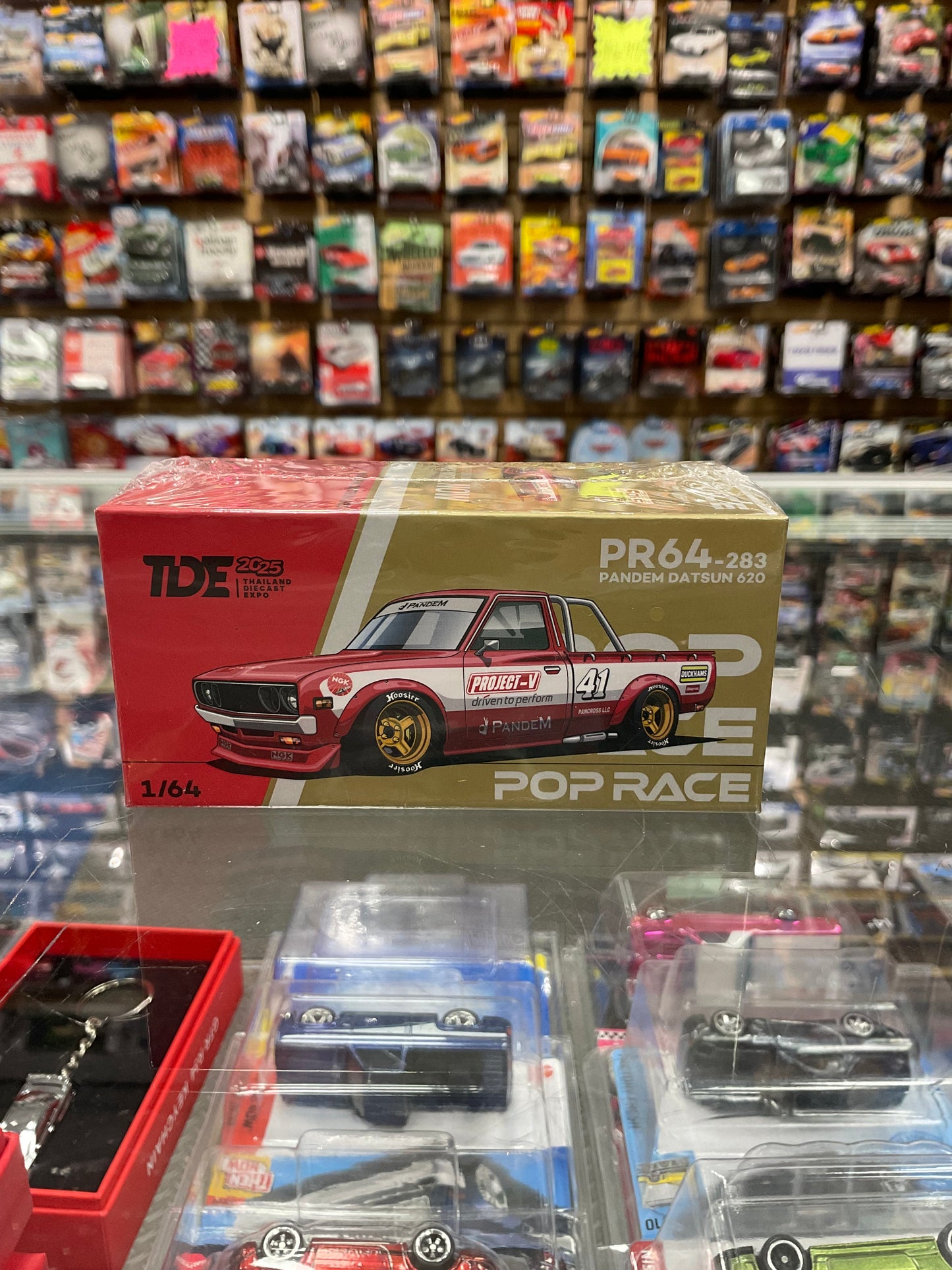 Set of 2 Pop Race PR64-282 Mazda RX7 RE-Amemiya White and Pop Race PR64-283 Pandem Datsun 620 Red
