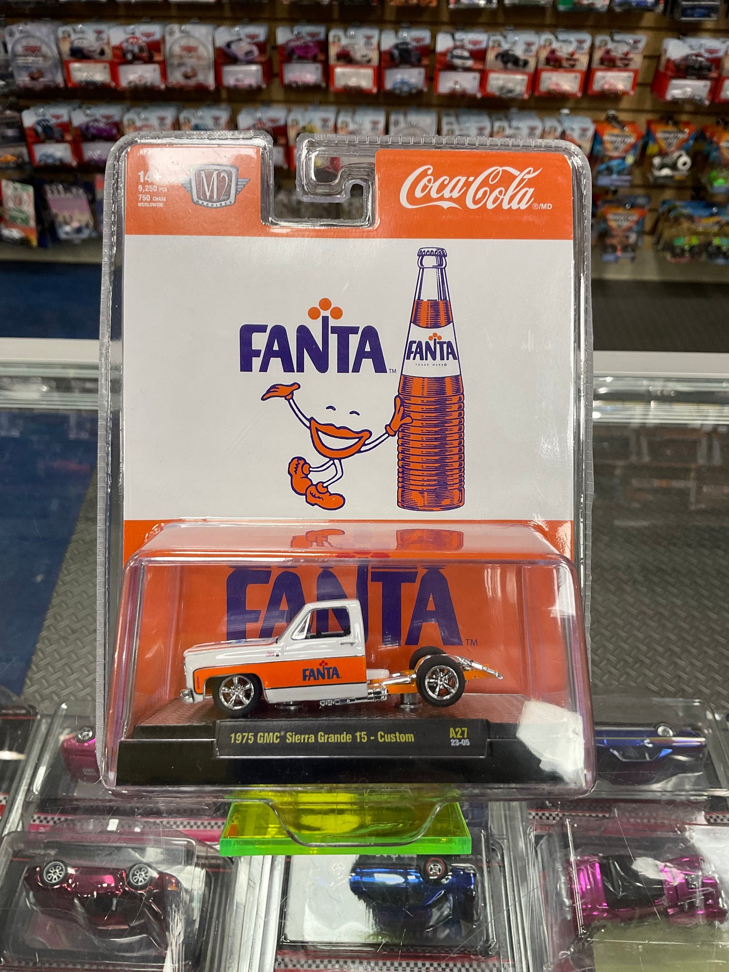 M2 Machines 1975 GMC Sierra Grande 15 - Custom Fanta