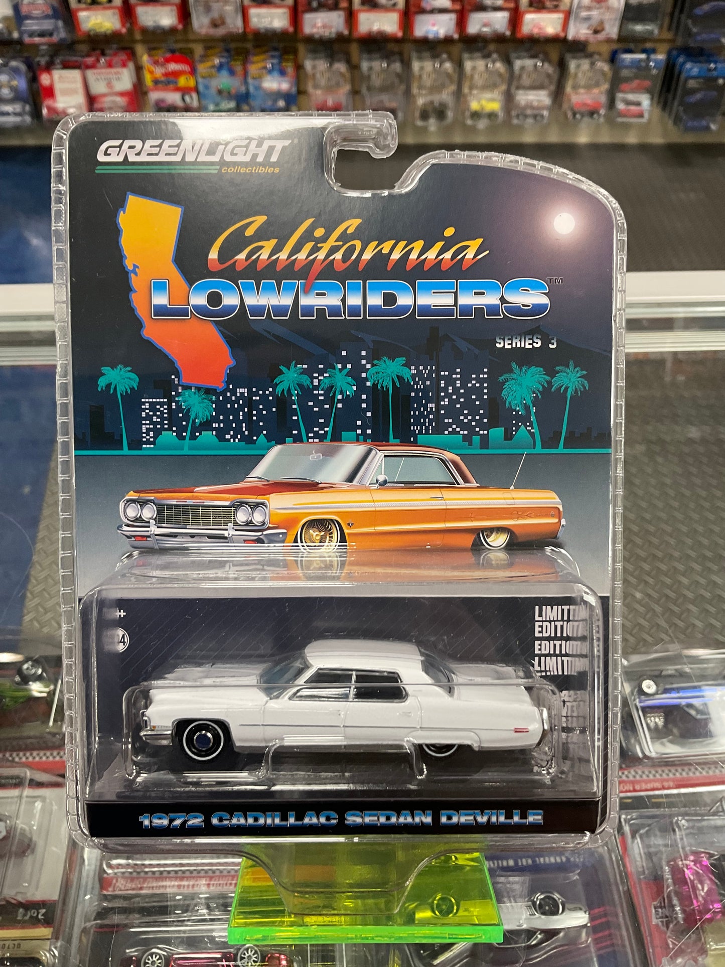 Greenlight California Lowriders 1972 Cadillac Sedan Deville White