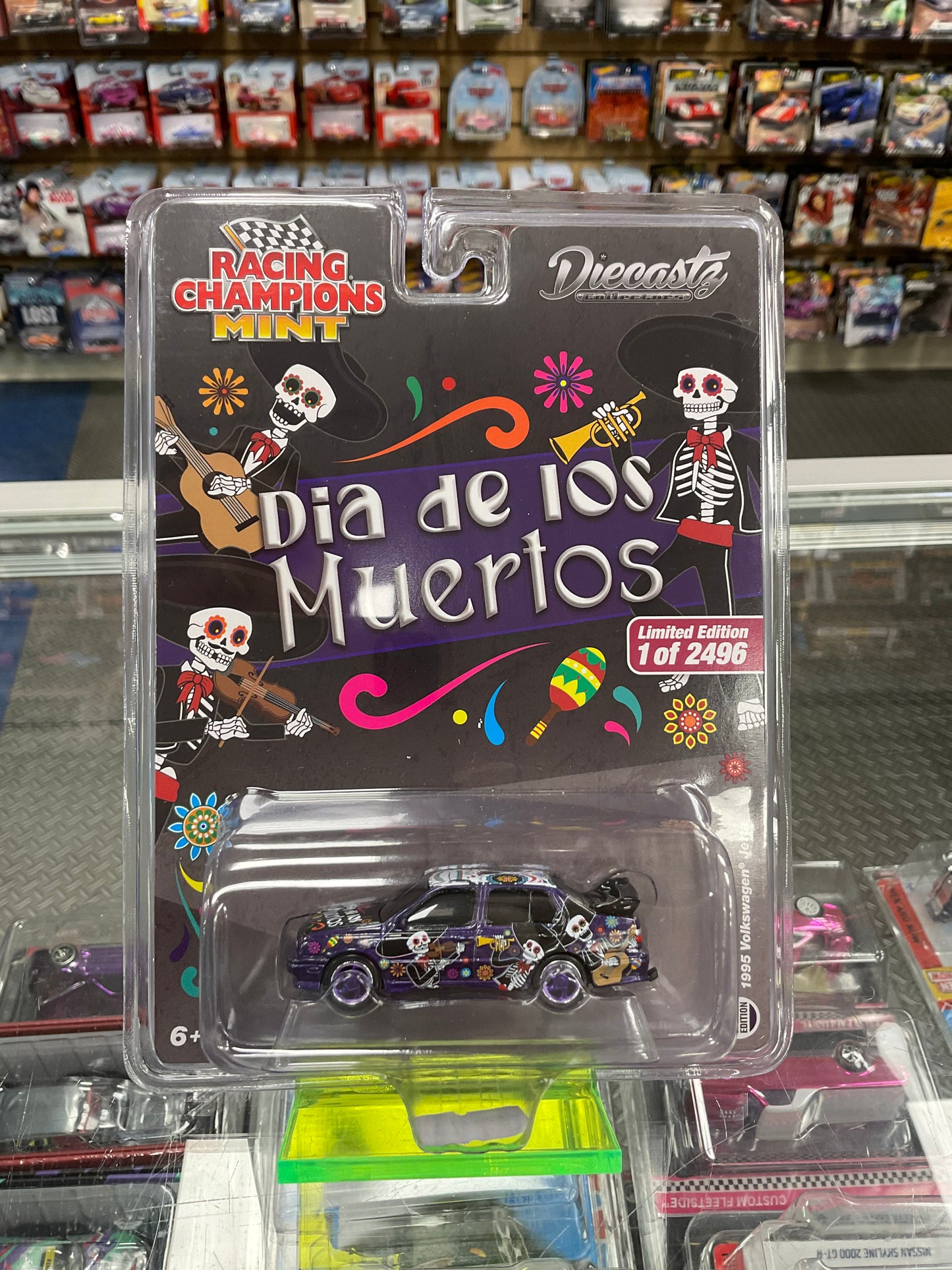 Racing Champions Diecastz Exclusive Mint Dia de Los Muertos 1995 Volkswagen Jetta-Z Chase and Regular