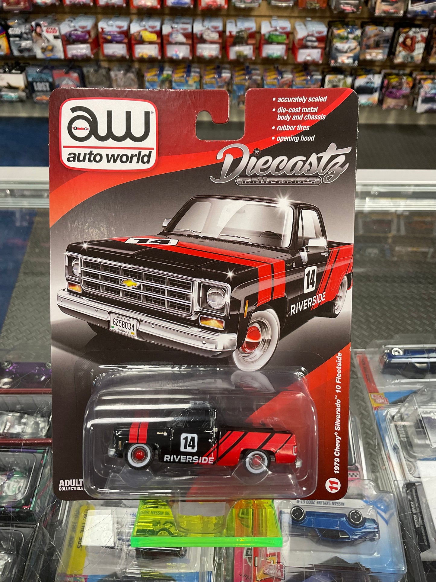 Auto World DiecastZ Exclusive 1979 Chevy Silverado 10 Fleetside Advan Chase and Regular