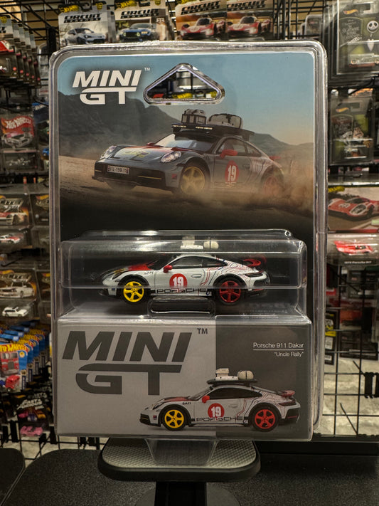 Mini GT 1068 Porsche 911 Dakar “Uncle Rally”
