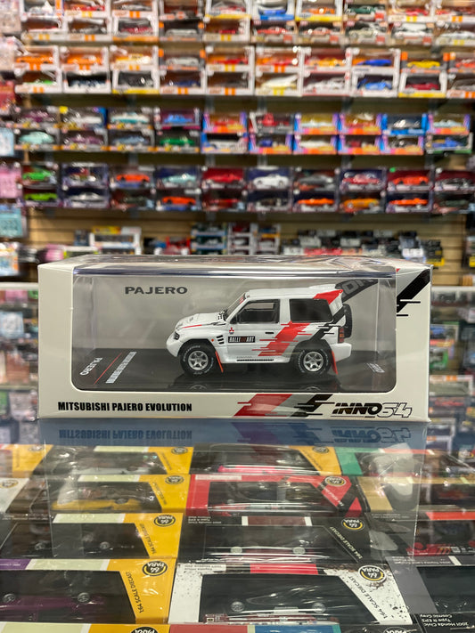 Inno64 Mitsubishi Pajiero Evolution white