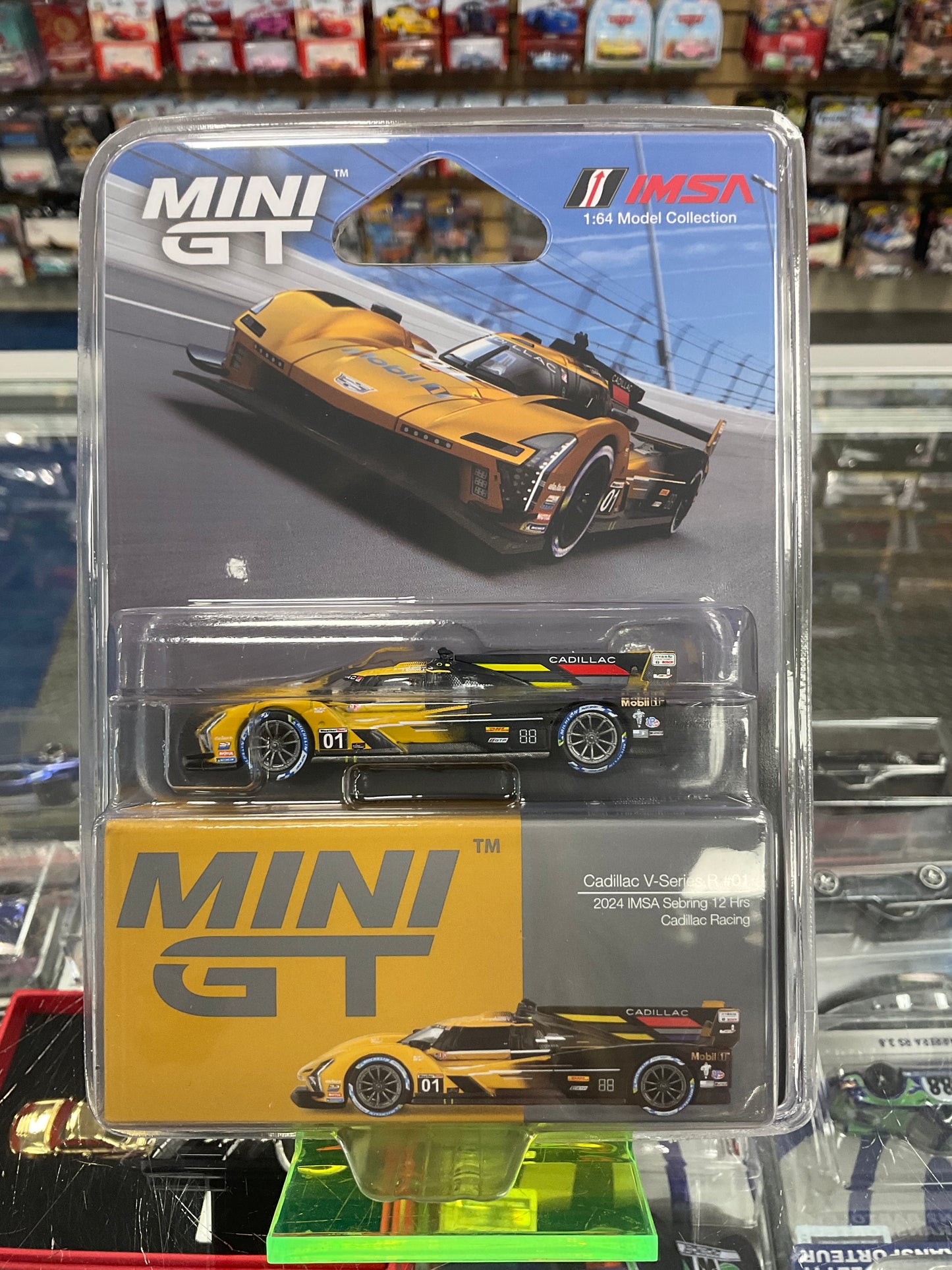 MiniGT 1004 Cadillac V-Series R #01 2024 IMSA Sebring 12 Hrs Cadillac Racing