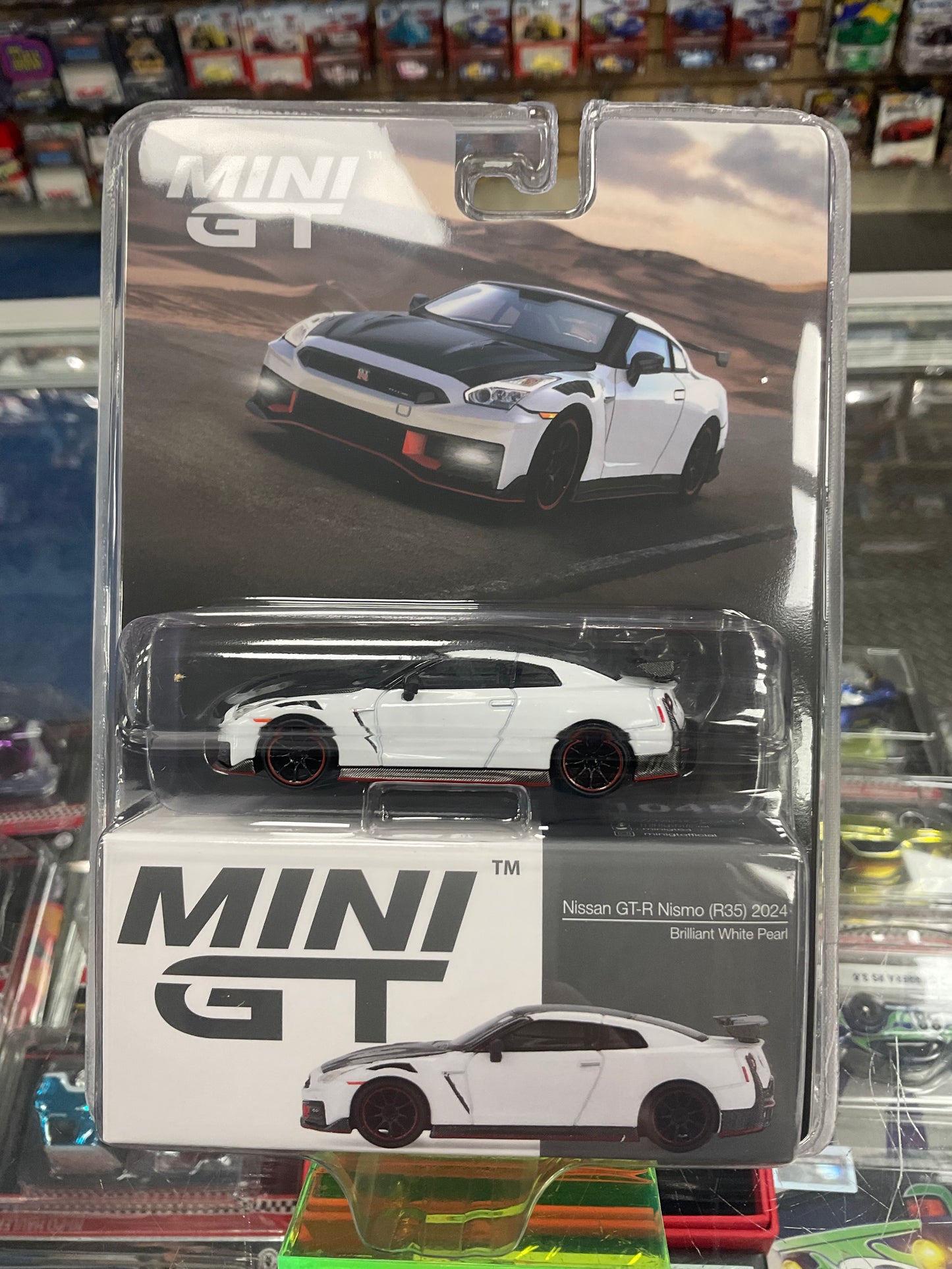 MiniGT 1045 Nissan GT-R Nismo (R35) 2024
