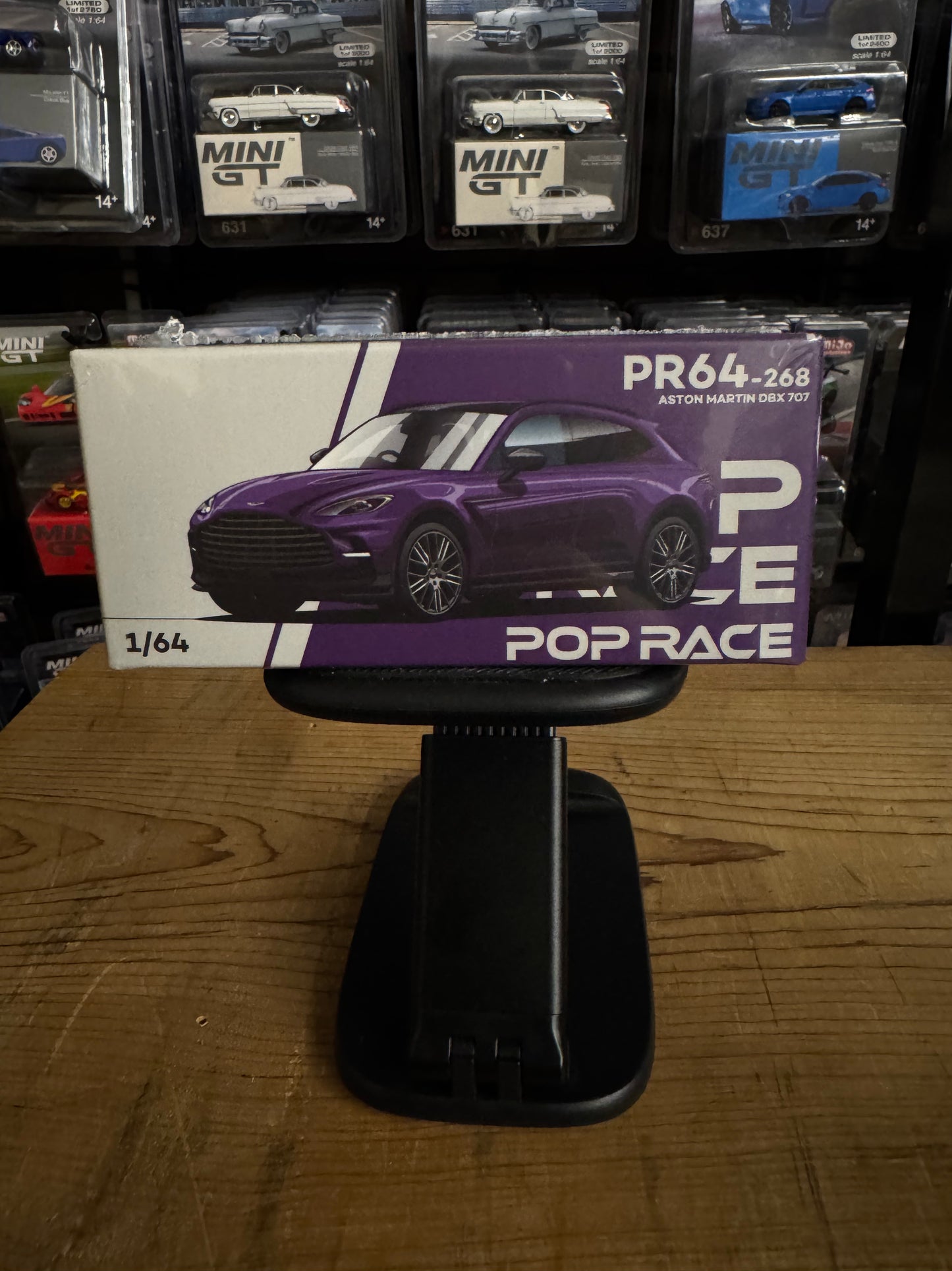 Pop race PR64-268 Aston Martin DBX 707