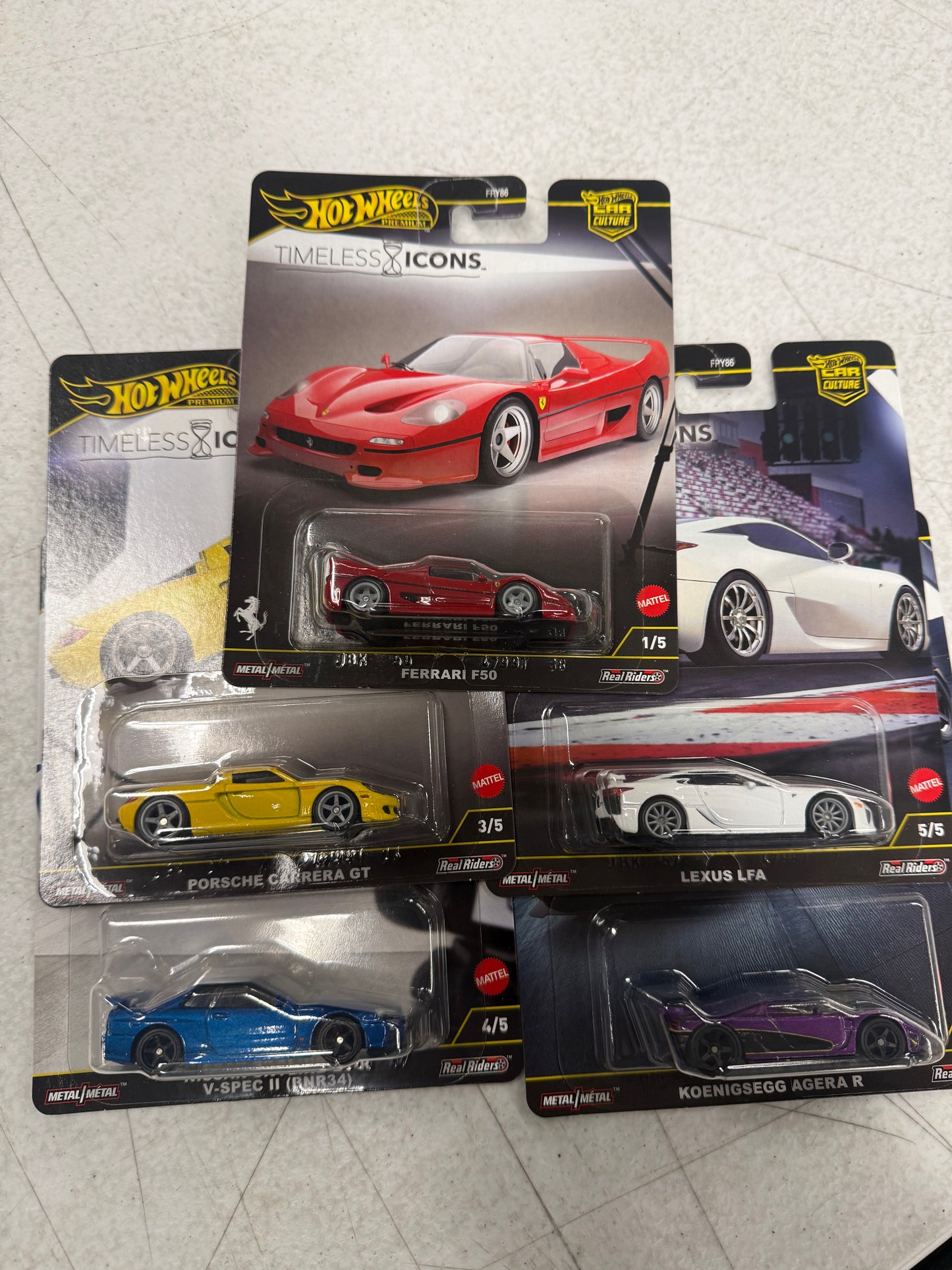 Hot wheels timeless icon set /5 cars