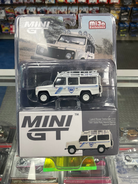 MiniGT 558 Land Rover Defender 110 1991 Safari Rally Martini Racing Support Vehicle