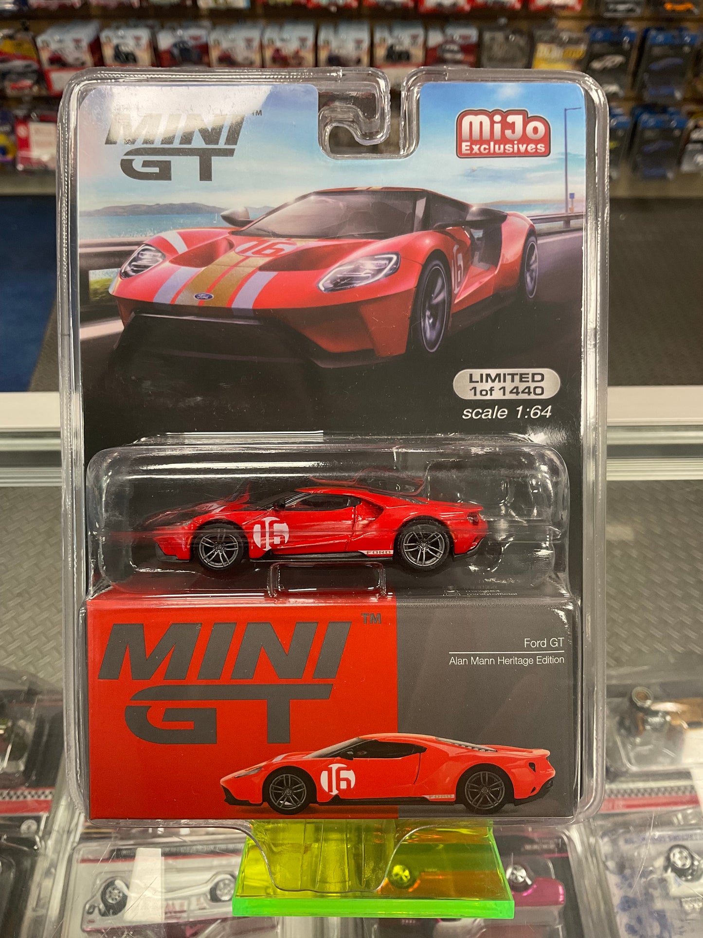 MiniGT 476 Ford GT Alan Mann Heritage Edition